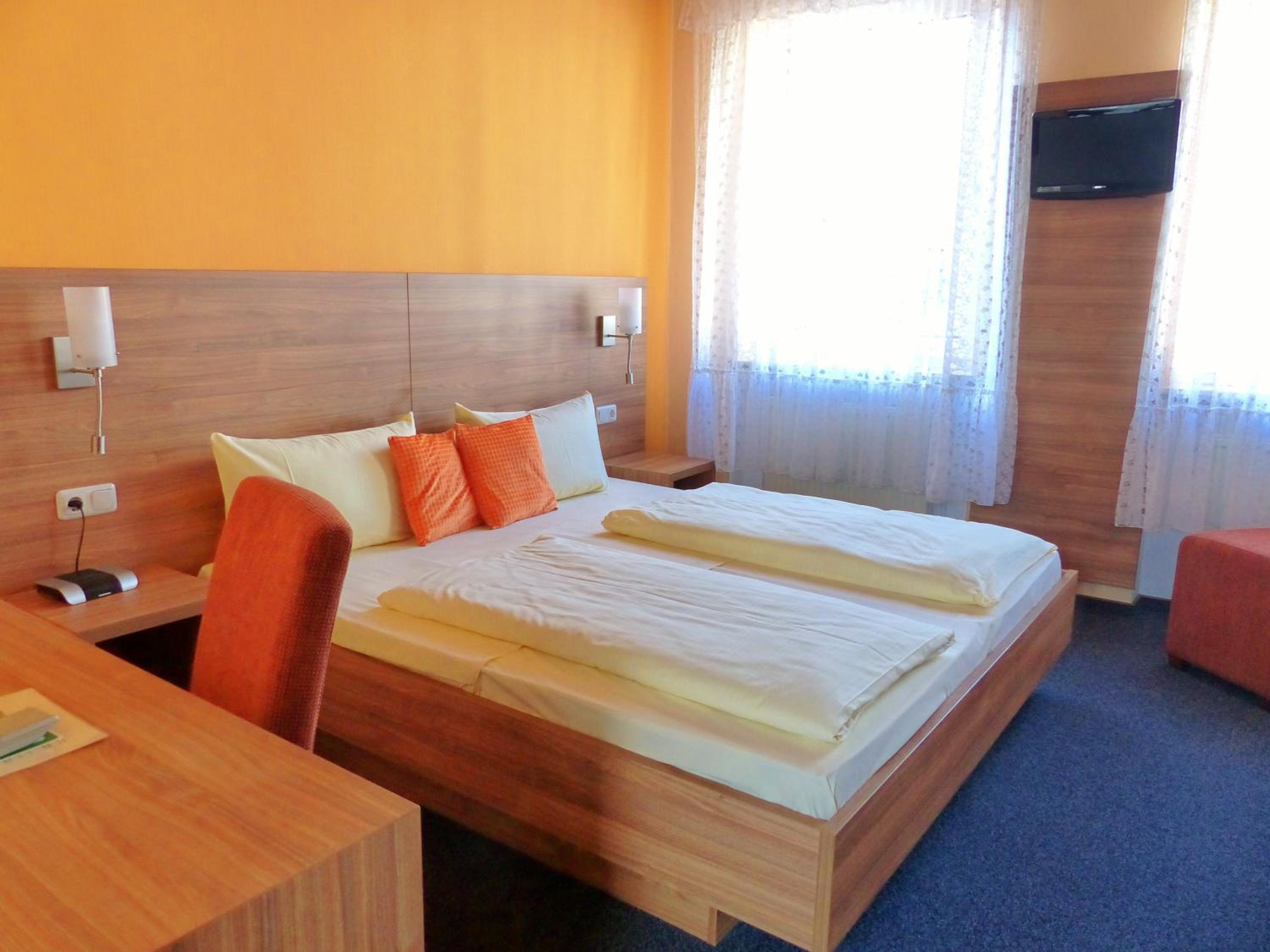 Double Room - Photo 18