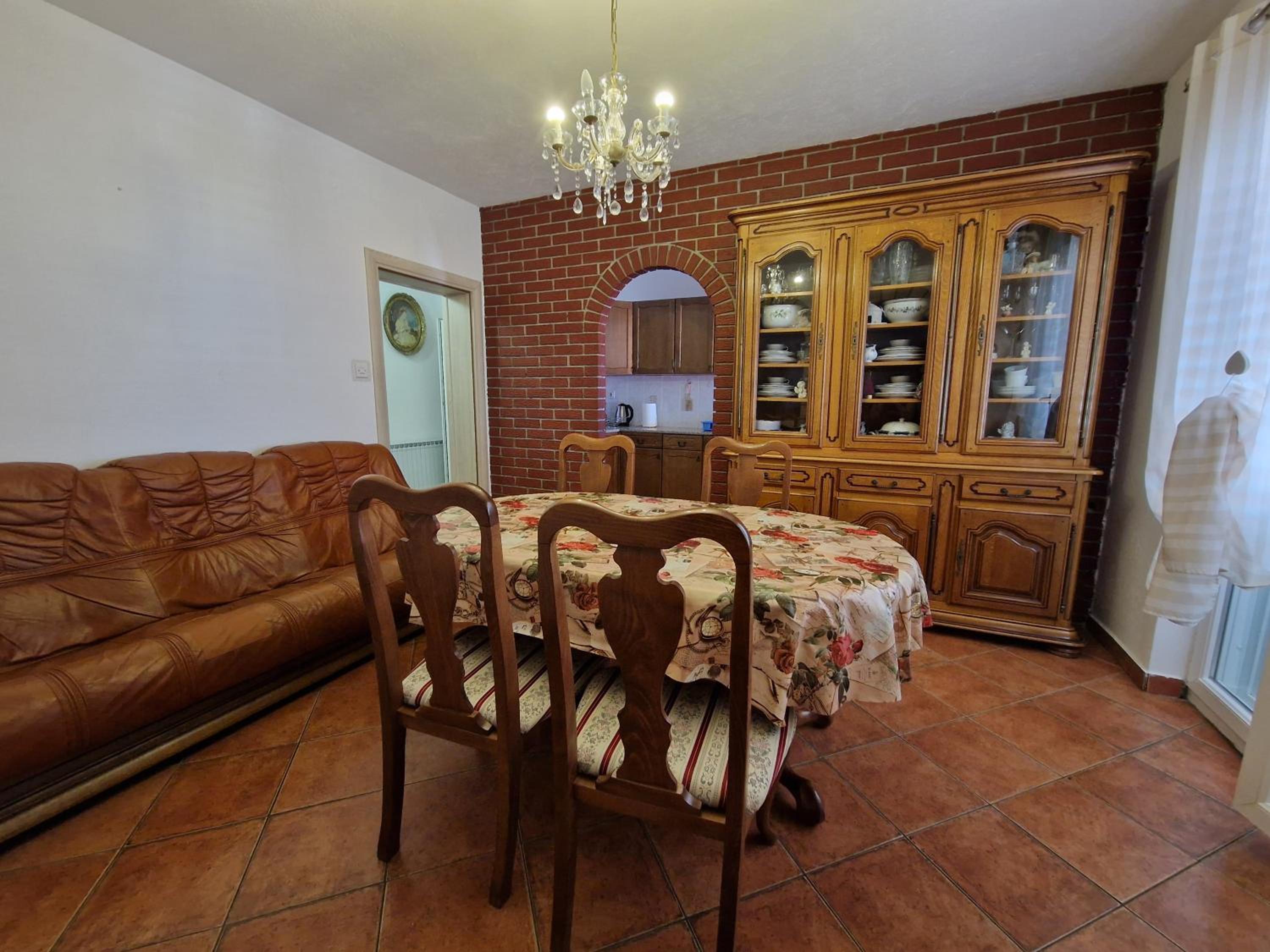 Two-Bedroom Apartment with Terrace and Sea View - Photo 10
