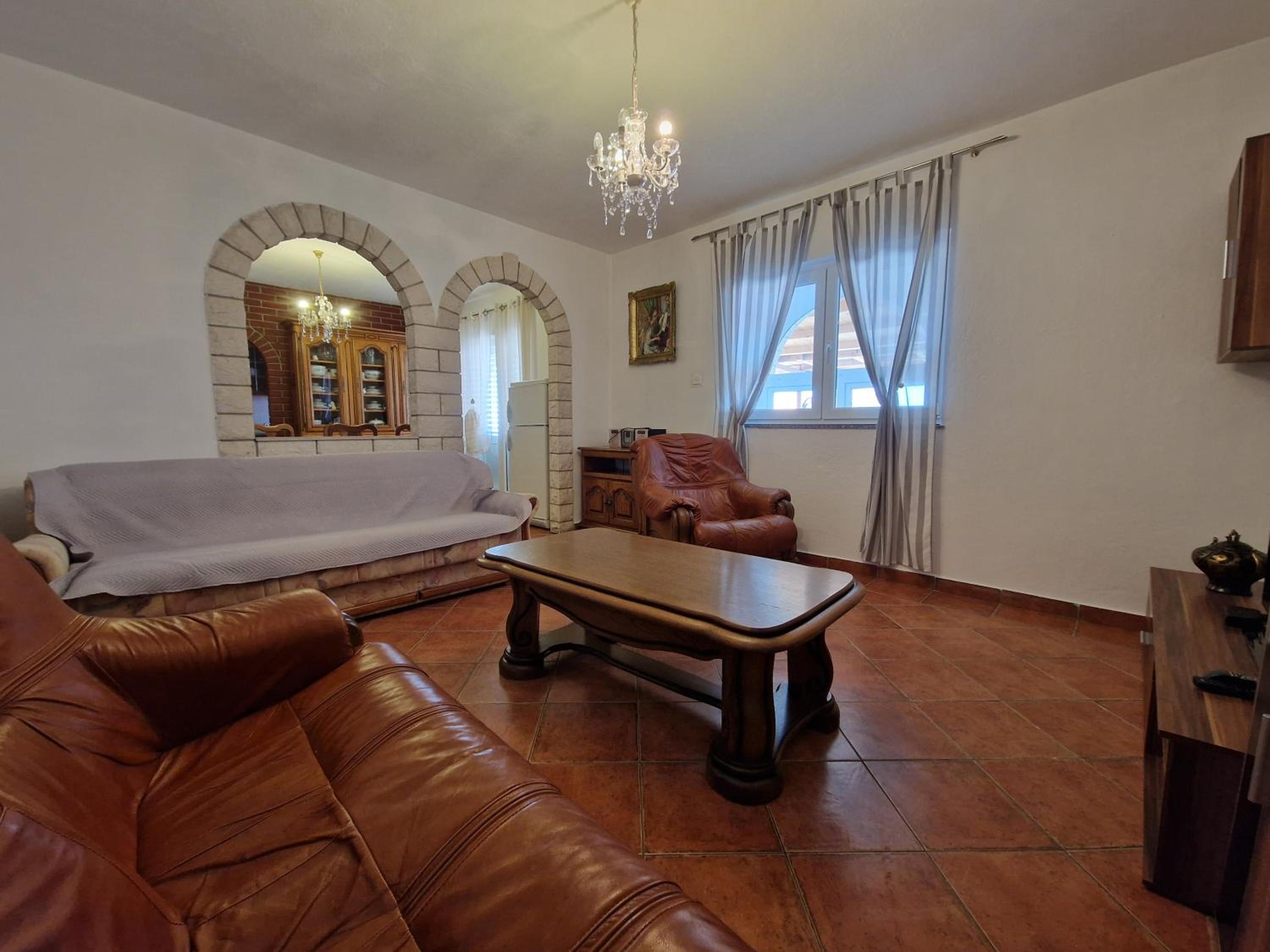 Two-Bedroom Apartment with Terrace and Sea View - Photo 9