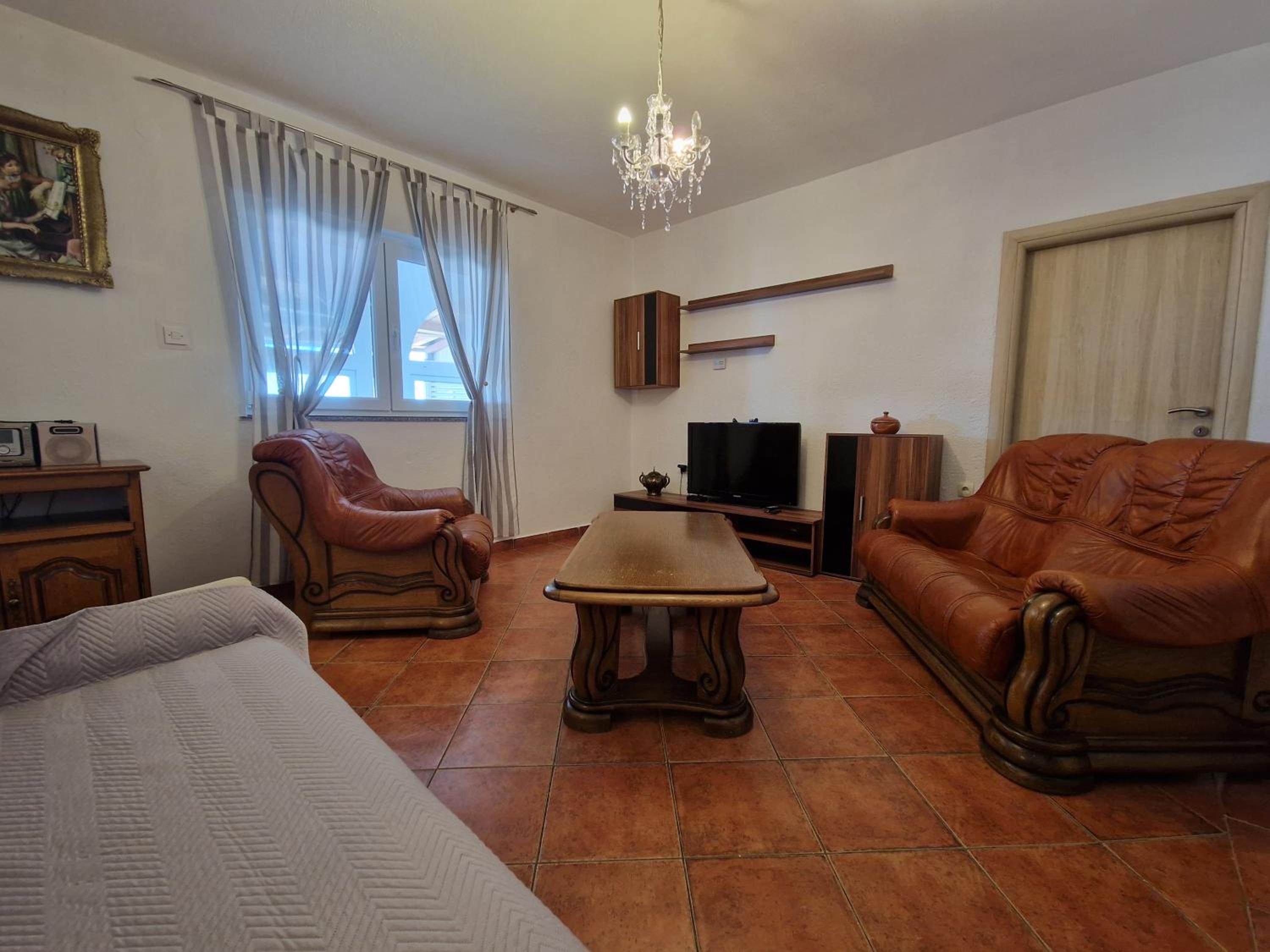 Two-Bedroom Apartment with Terrace and Sea View - Photo 8