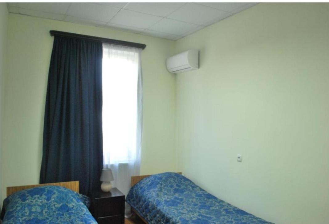 Large Double or Twin Room photo 1
