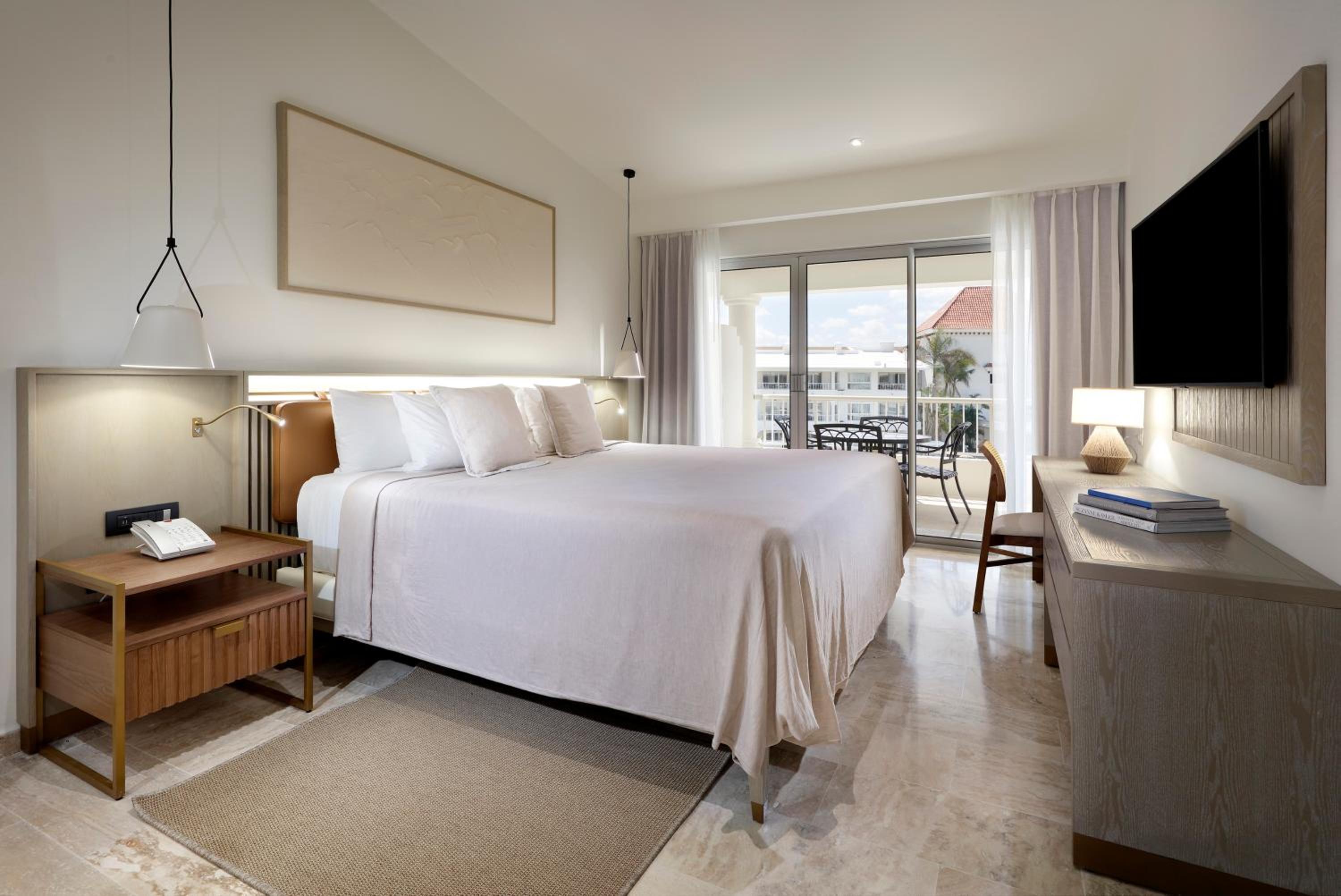 Master Suite Deluxe - Photo 4