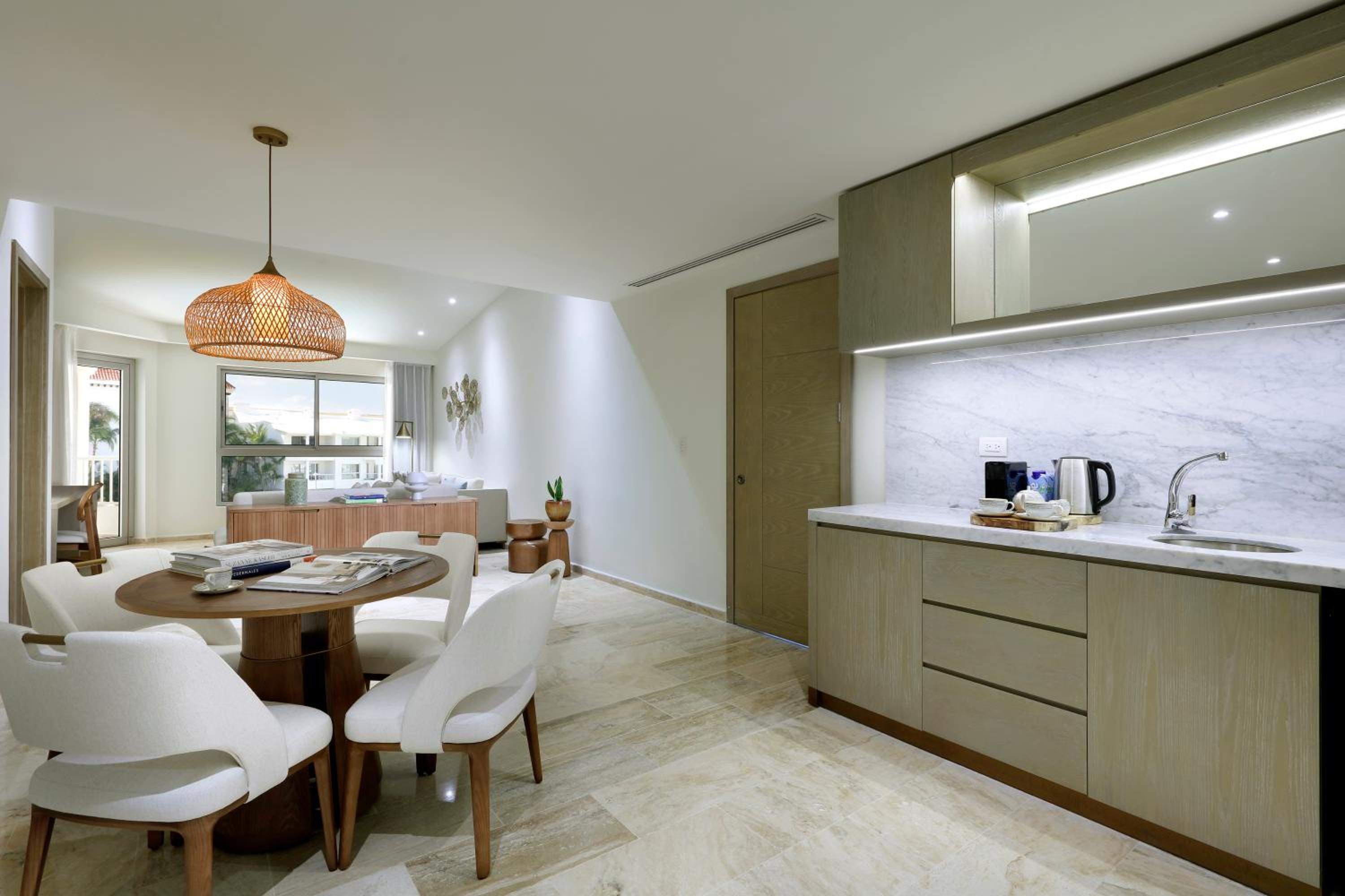 Master Suite Deluxe - Photo 9