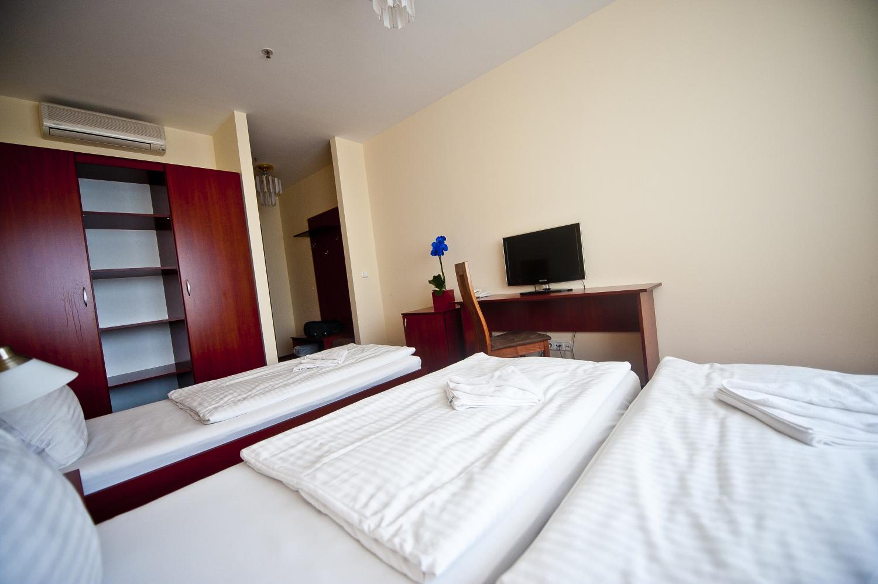 Triple Room - Photo 2