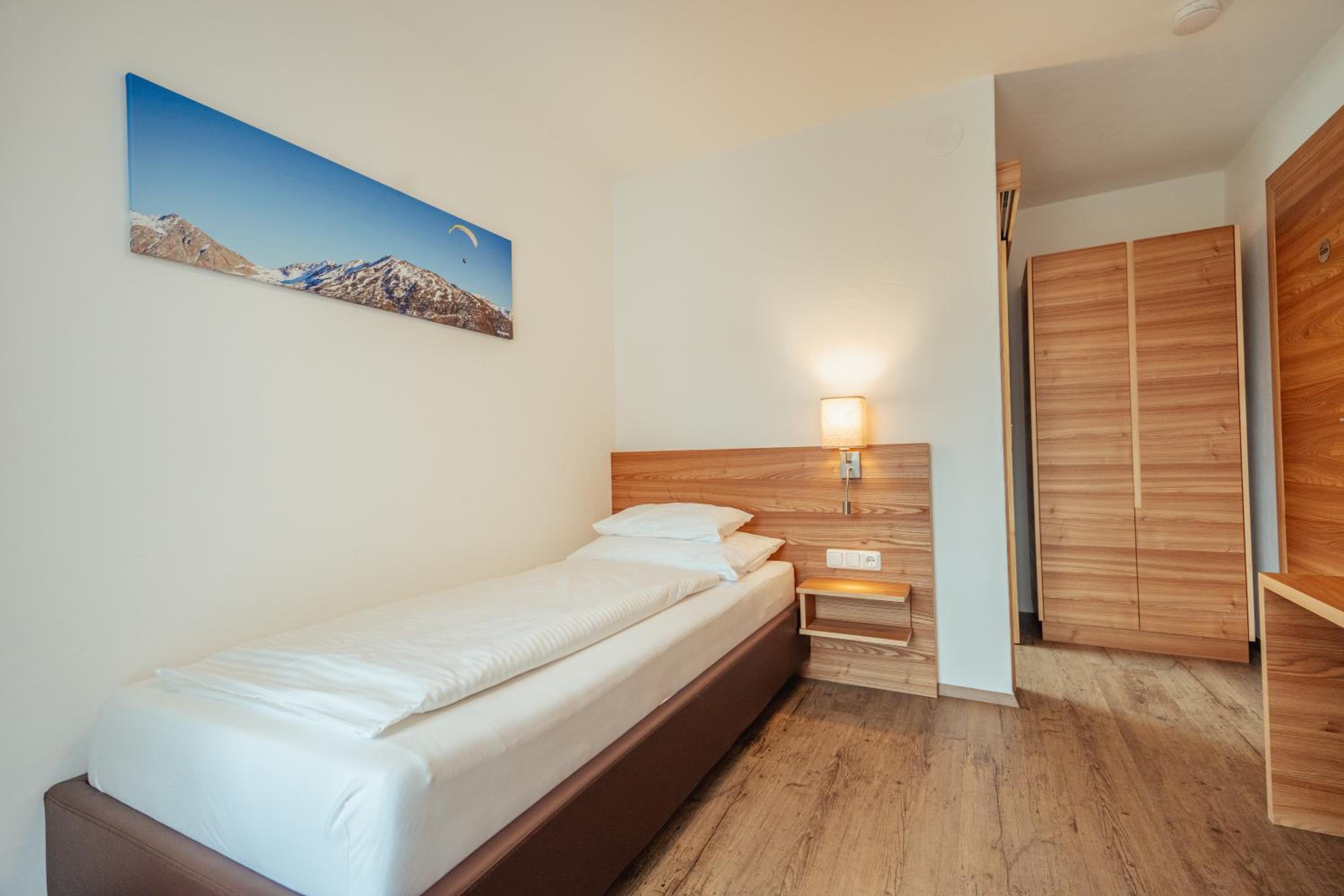 Single Room with Balcony photo 3