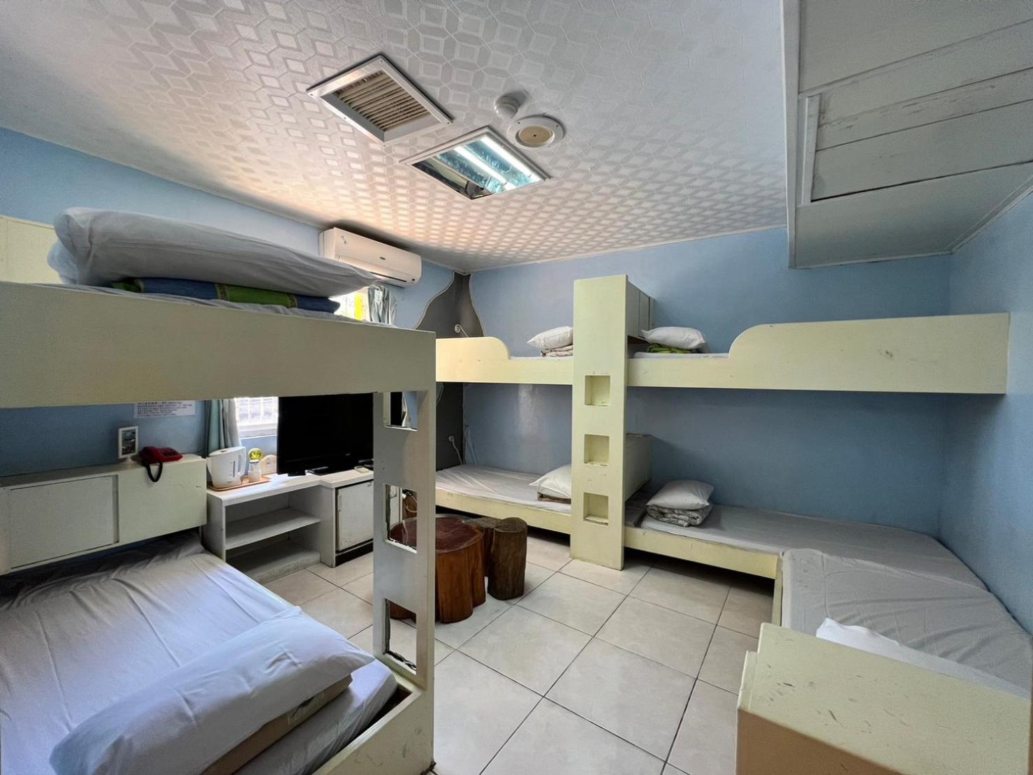 Mixed Dormitory Room photo 1