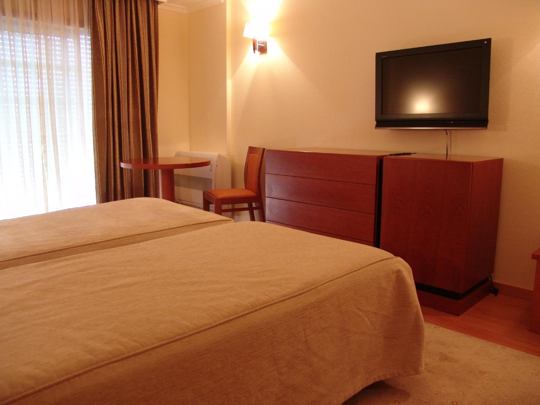 Twin Room - Photo 5