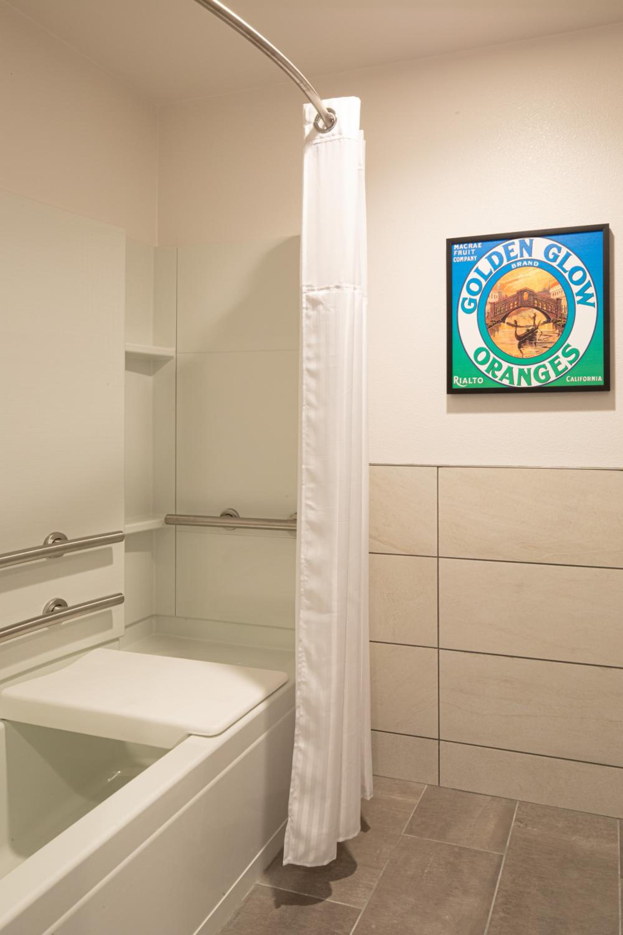 King Room - Disability Access - Photo 3