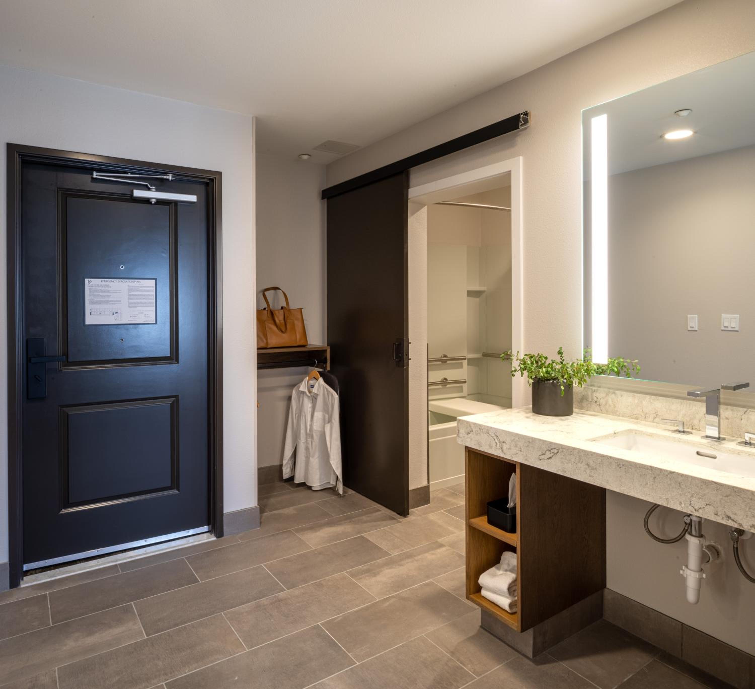 King Room - Disability Access - Photo 2