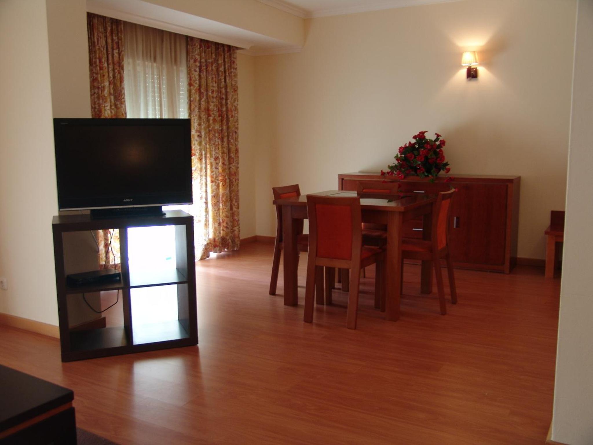 Suite with Garden View - Photo 5