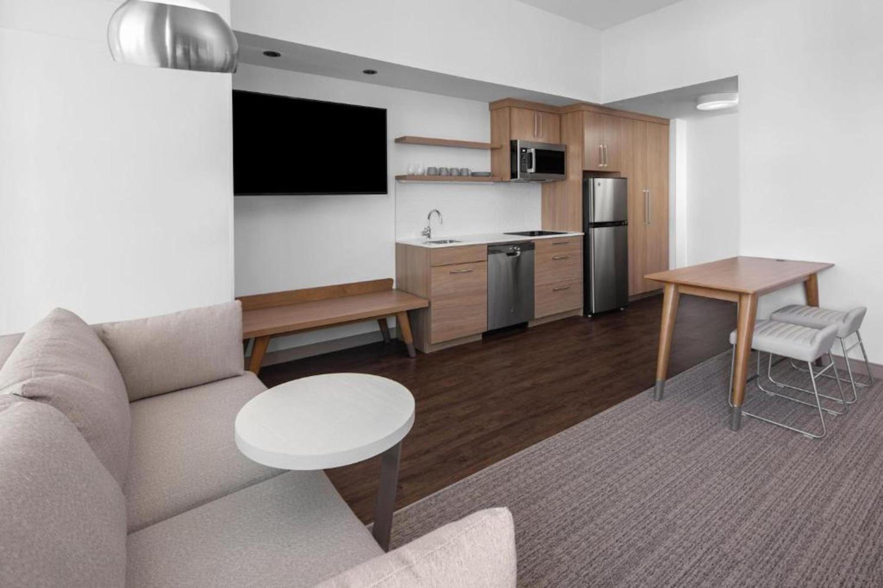 Studio suite with 2 Queen, Sofa bed - Photo 1