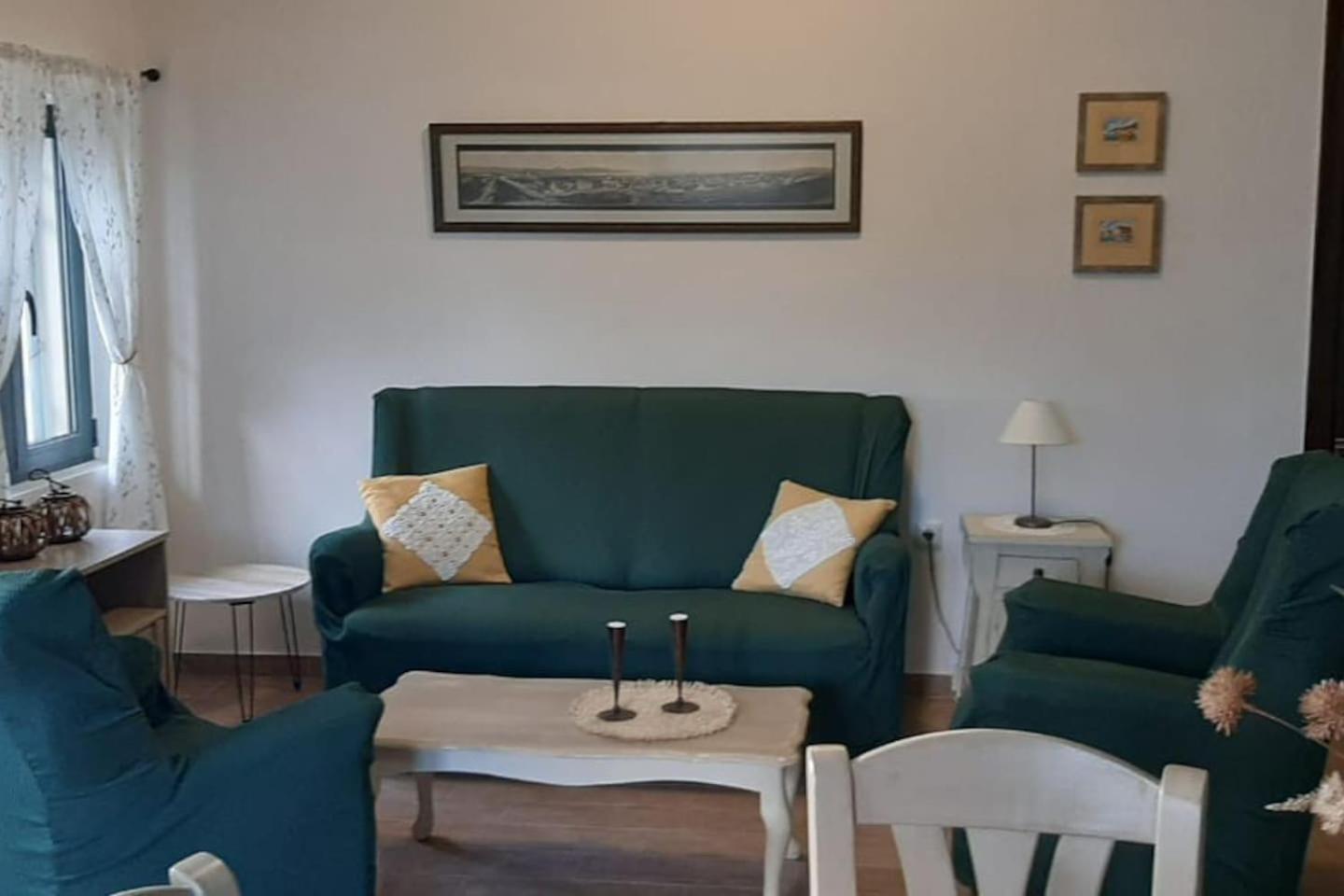 One-Bedroom House photo 1