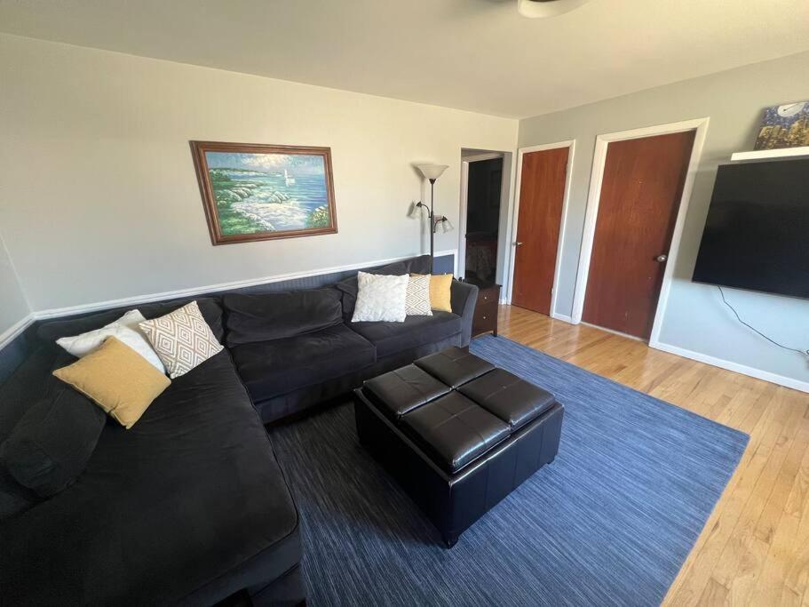 Three-Bedroom House photo 3