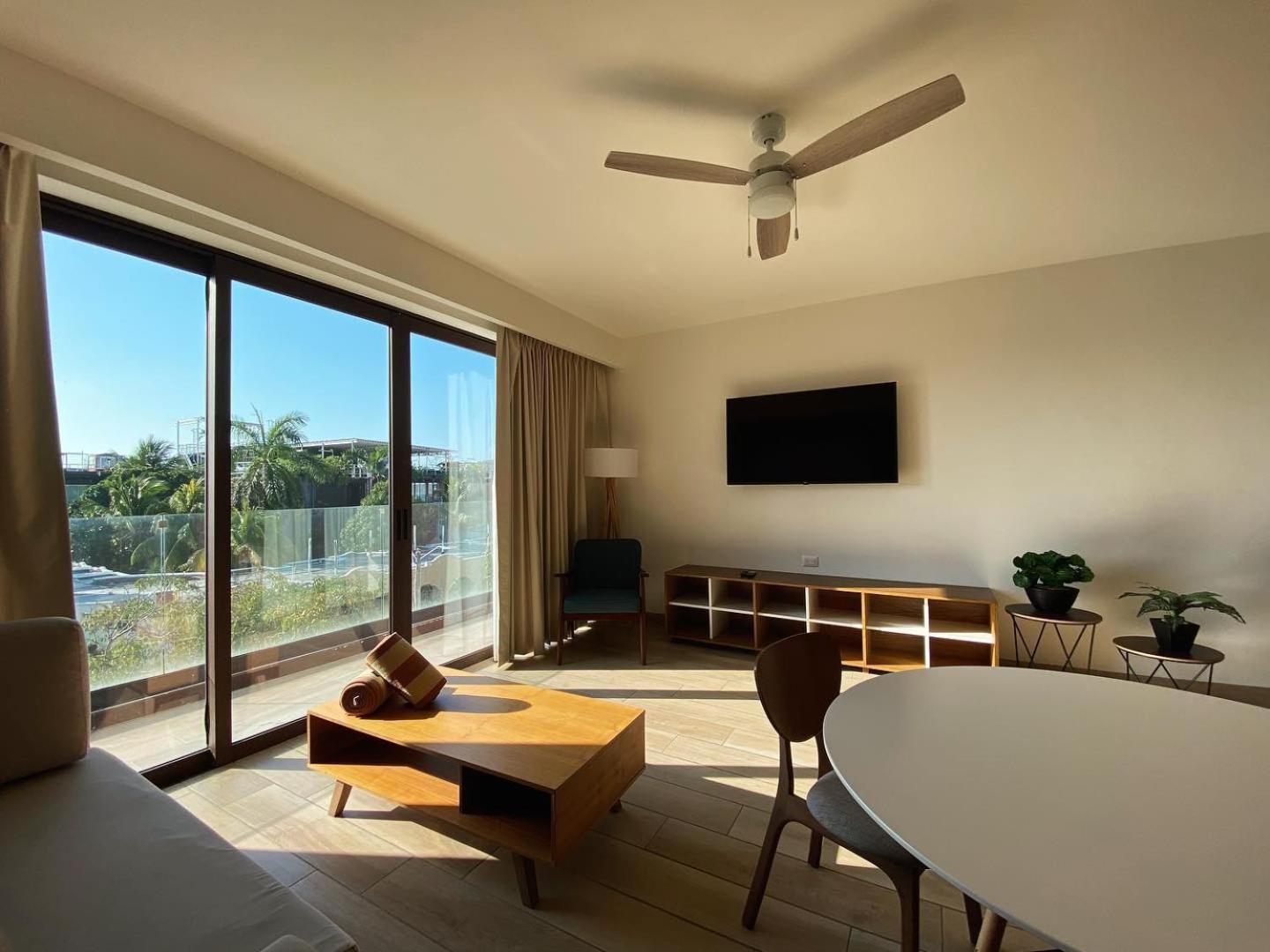 One-Bedroom Suite - Photo 21