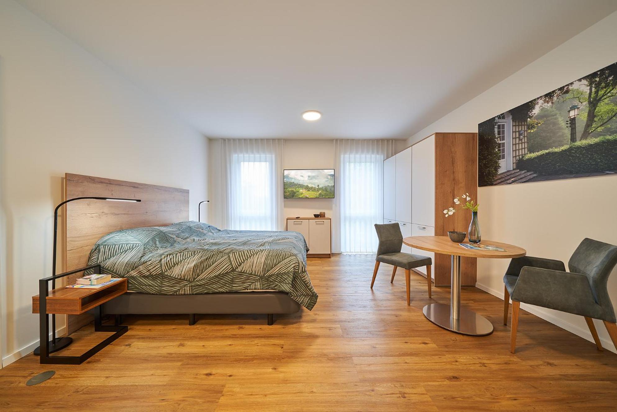 One-Bedroom Apartment photo 2