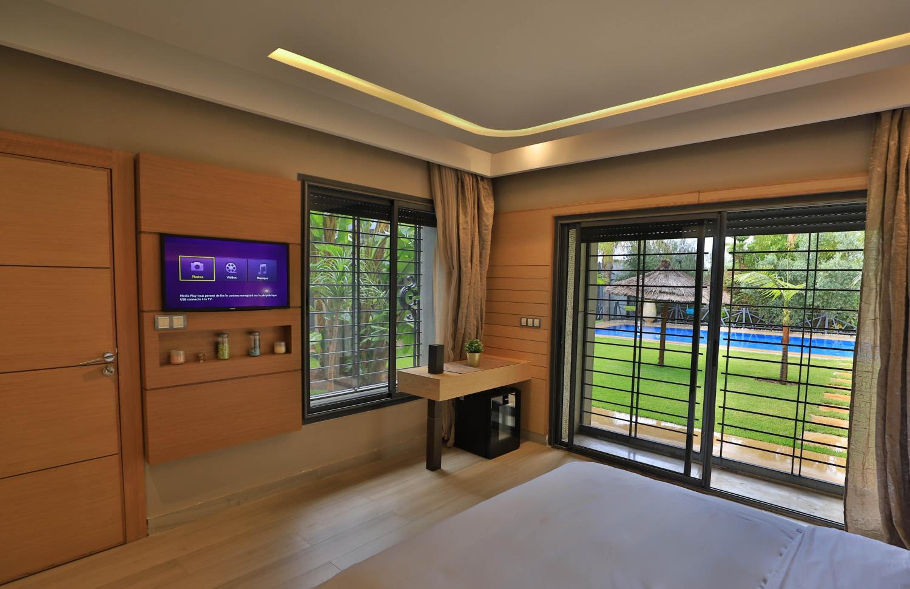 Queen Room with Garden View