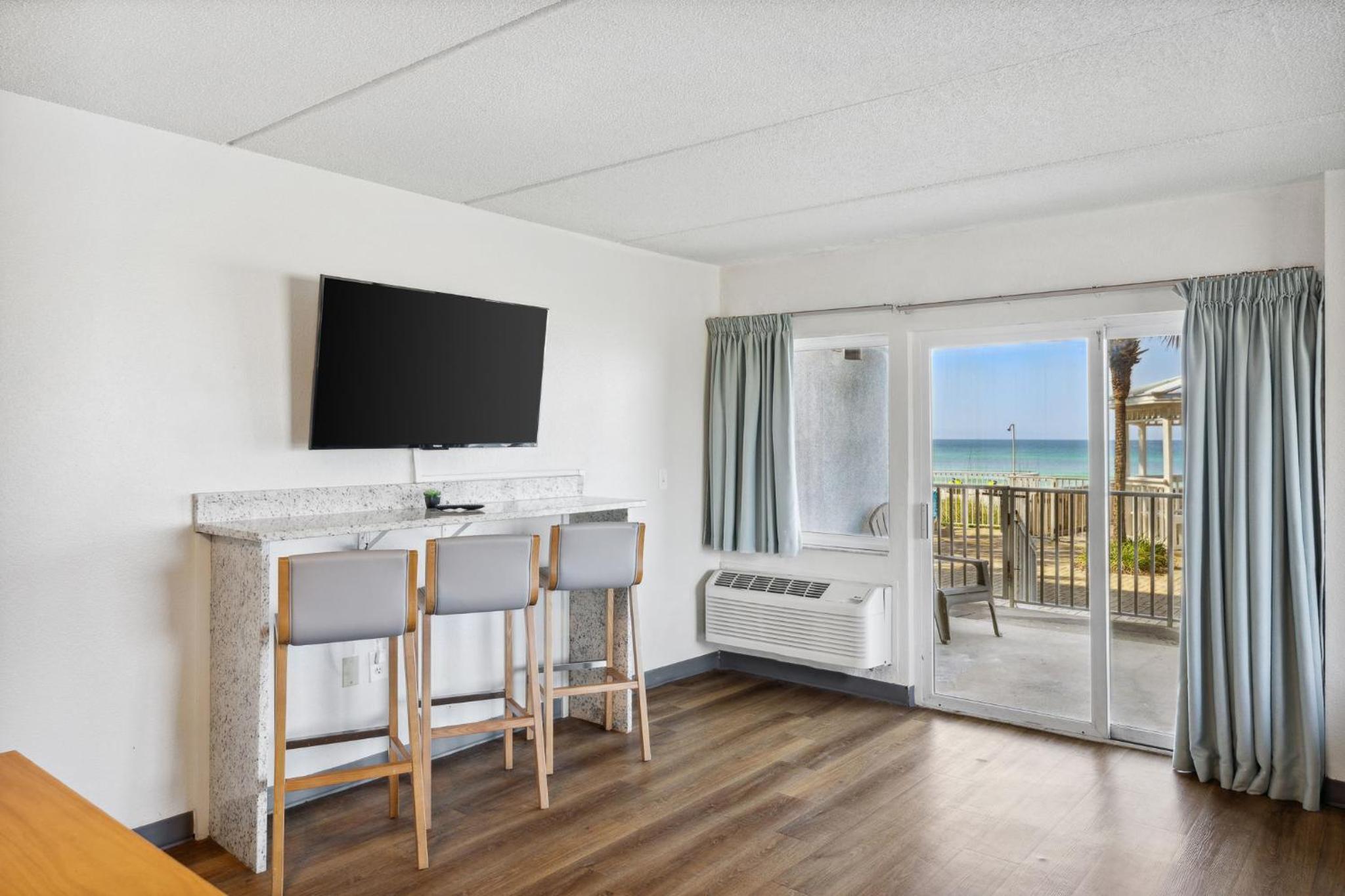 Emerald Suite With Ocean/Gulf View - Photo 1