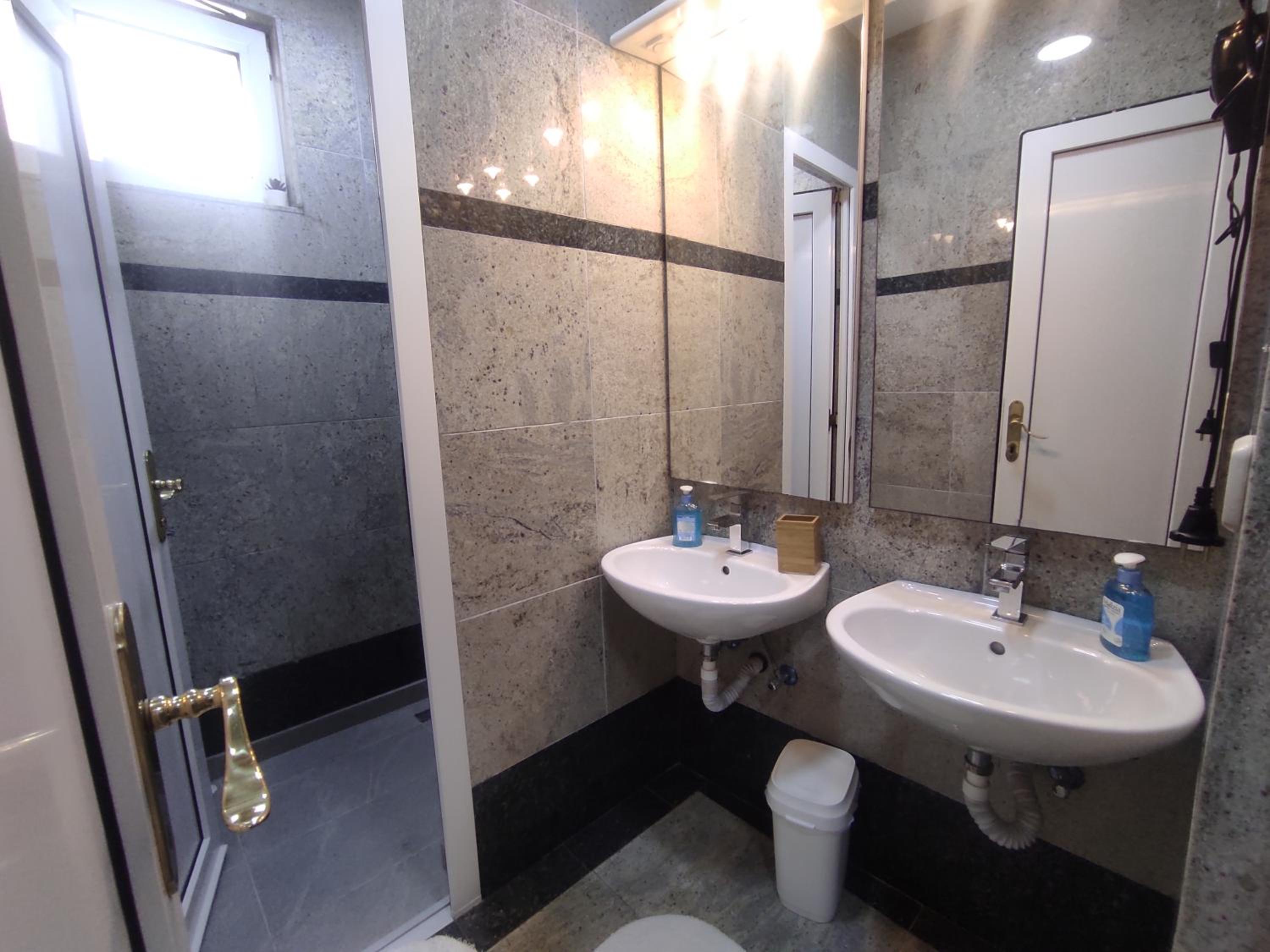 Two-Bedroom House - Photo 16