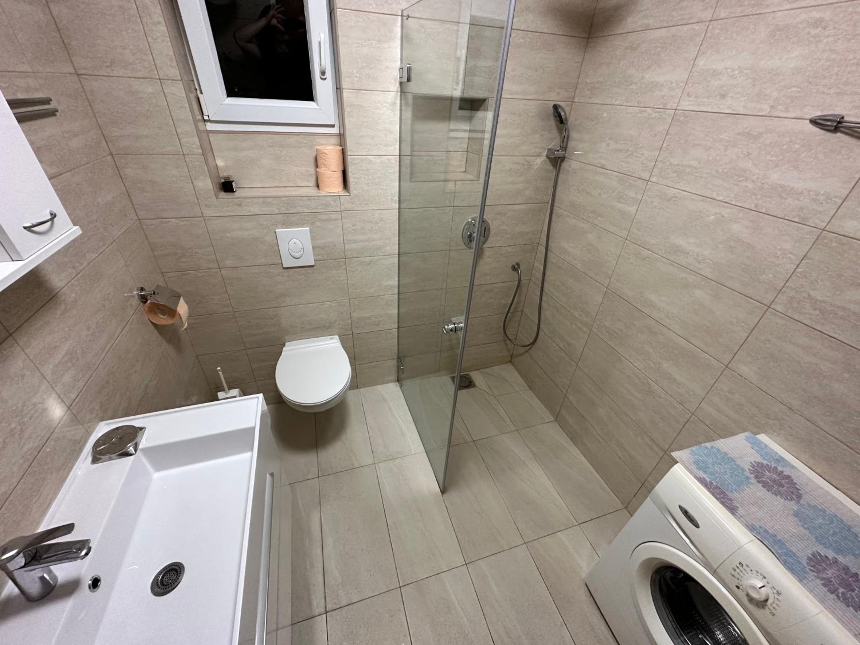 Apartment with Sea View - Photo 5