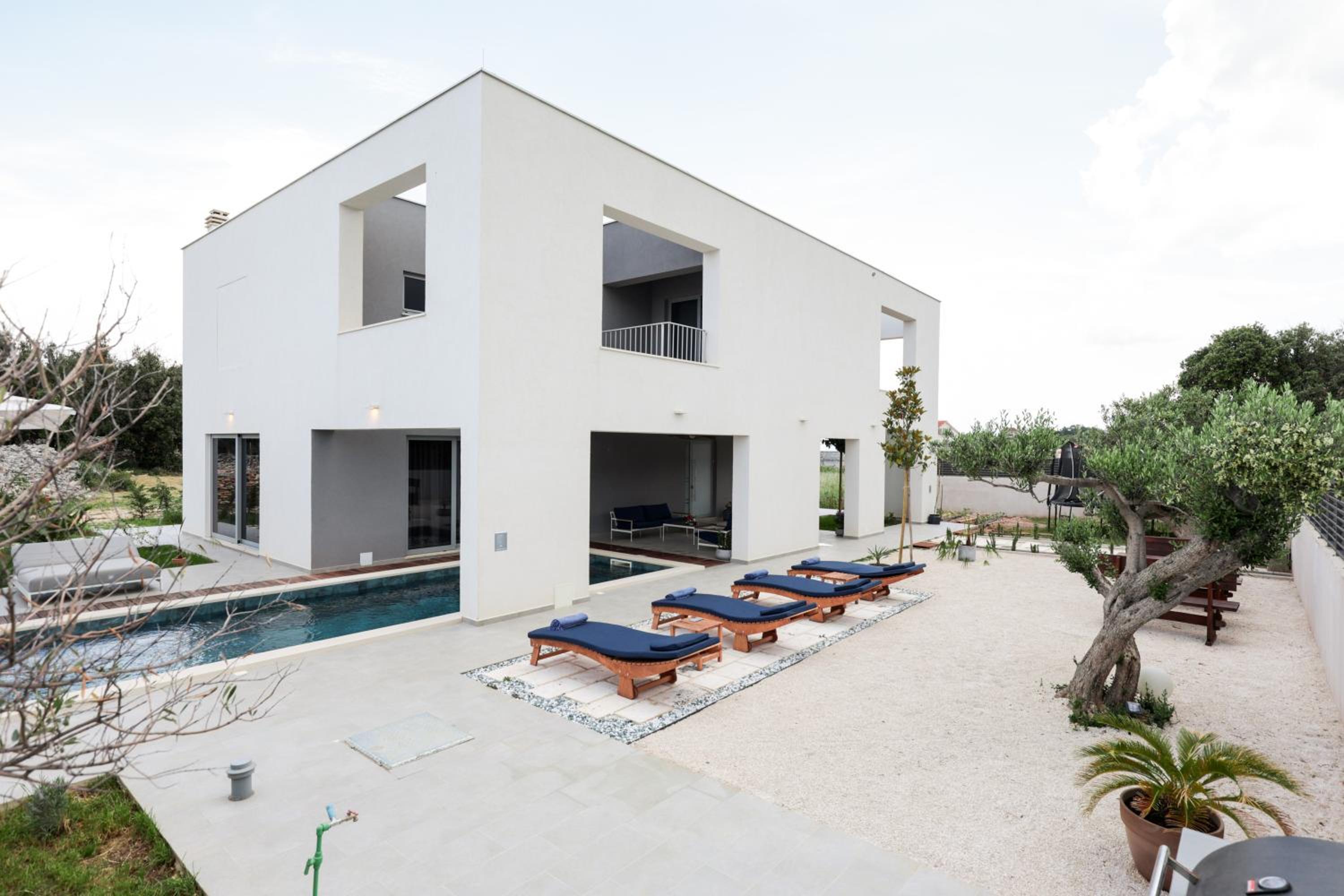 Villa photo 3