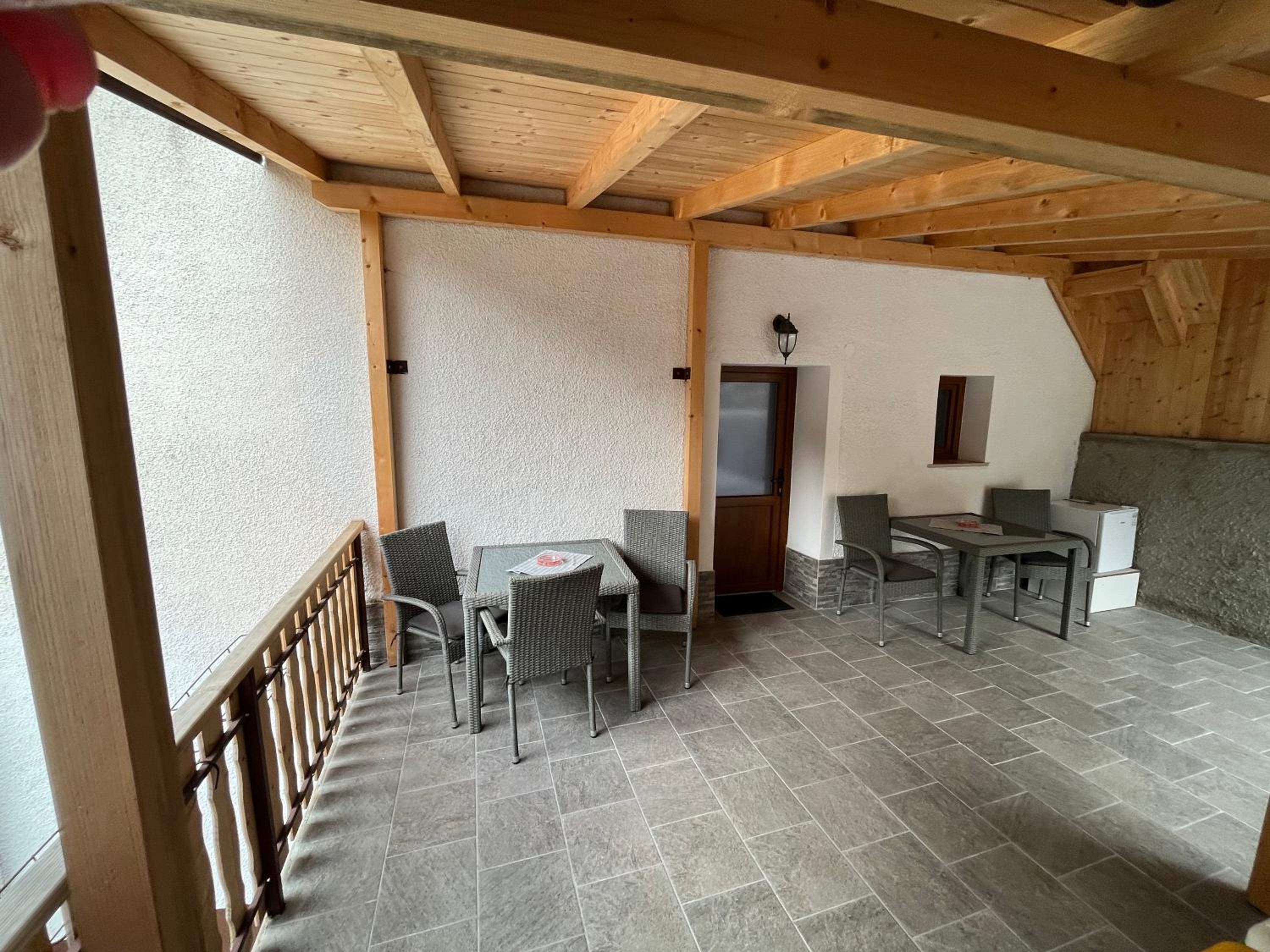 Apartment with Mountain View - Photo 10