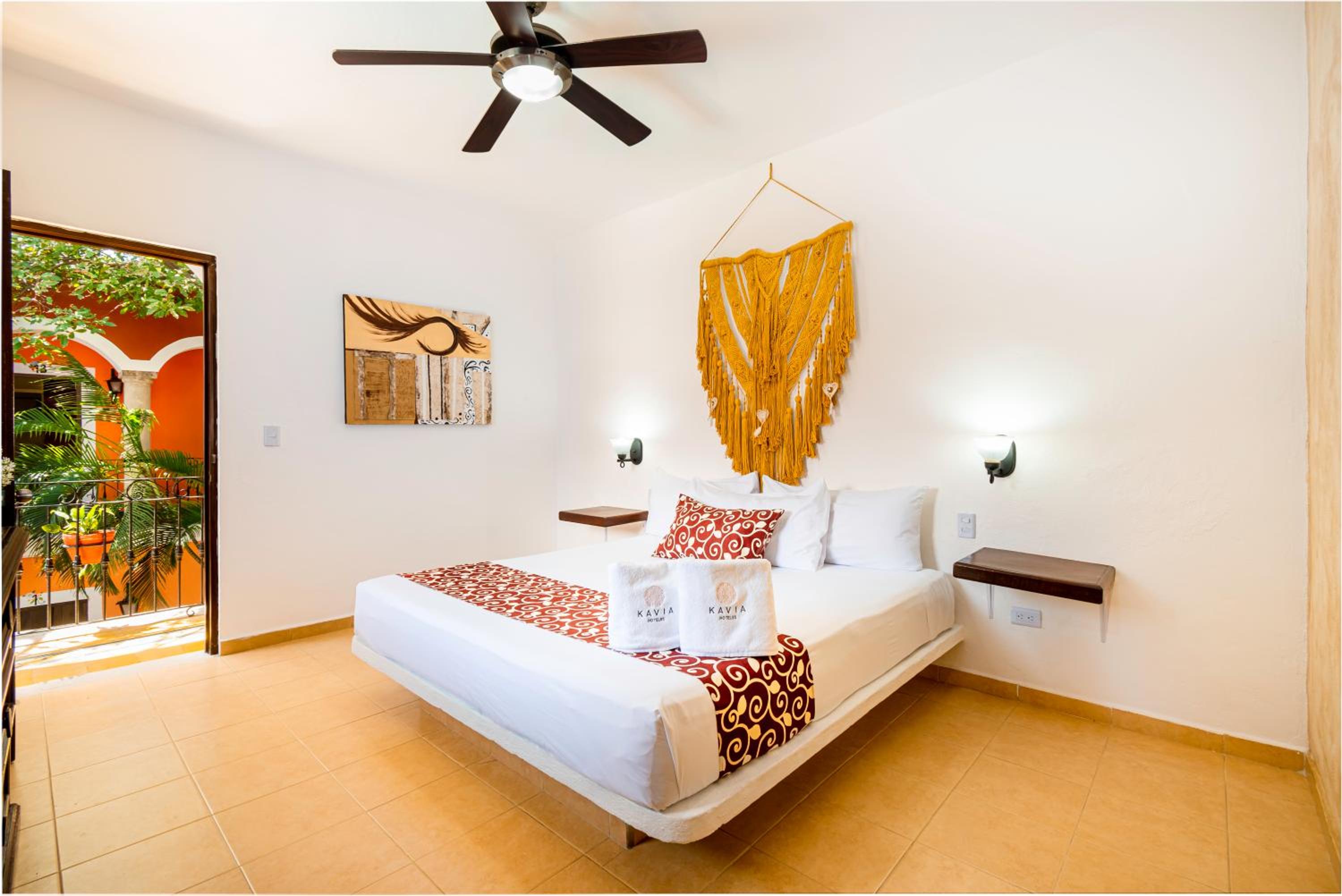 Standard Queen Room - Photo 11