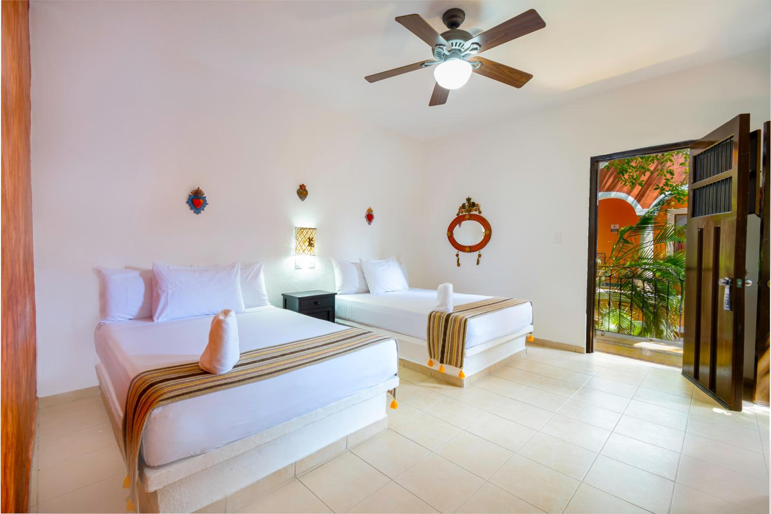 Double Room with Balcony - Photo 1