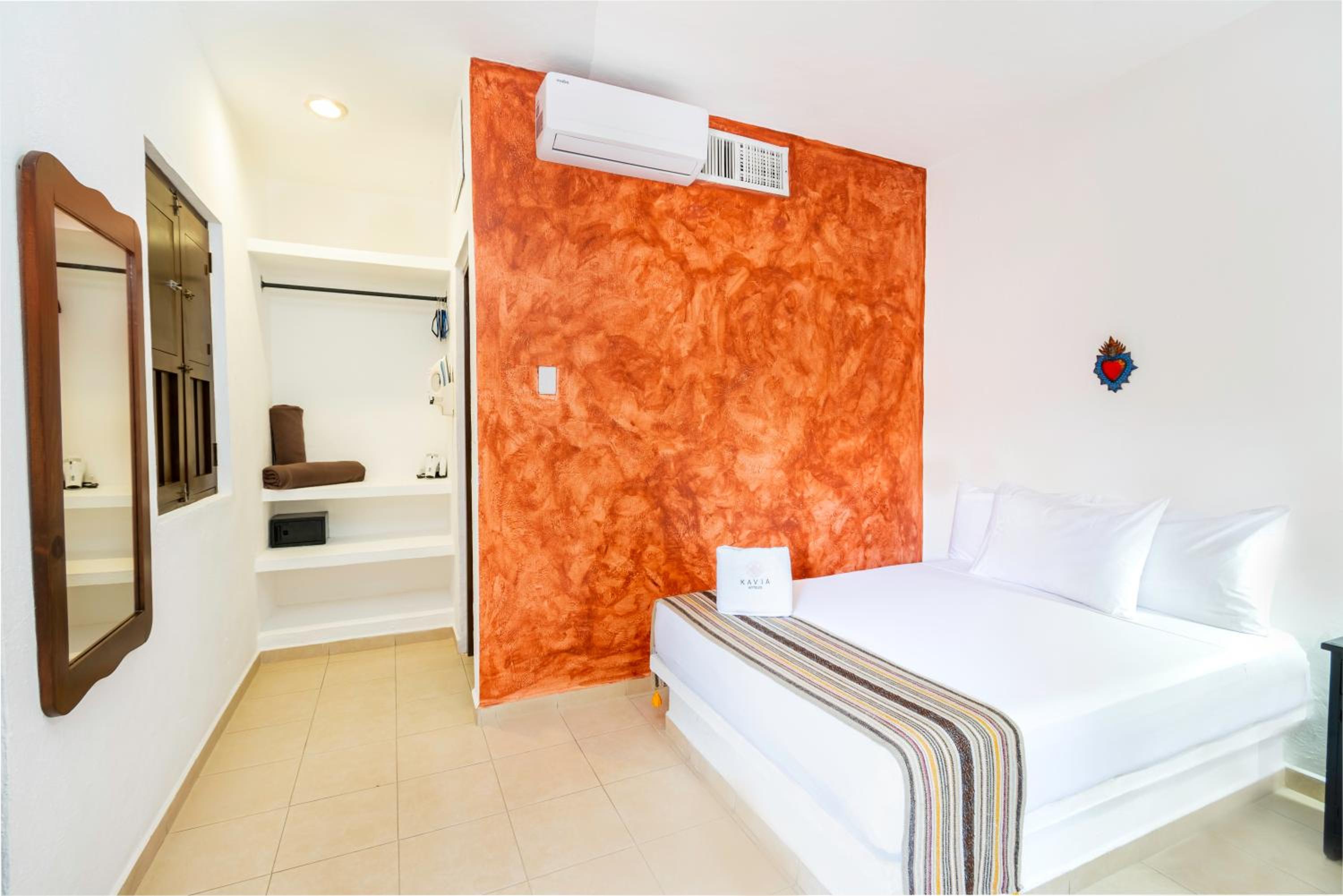 Standard Room One Bed - Photo 1