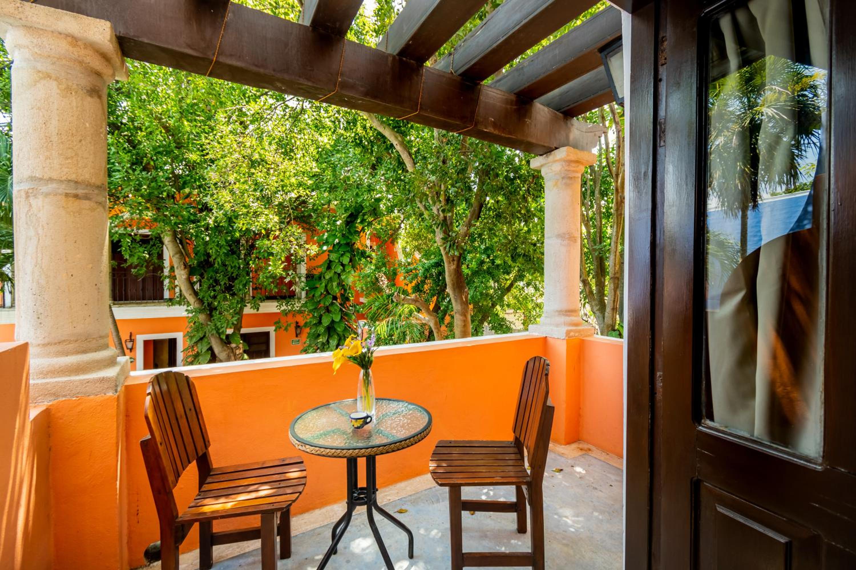 Double Room with Balcony - Photo 6