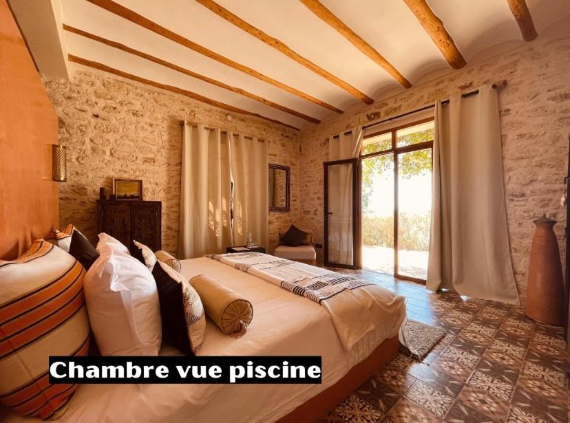 King Room with Pool View - Photo 6