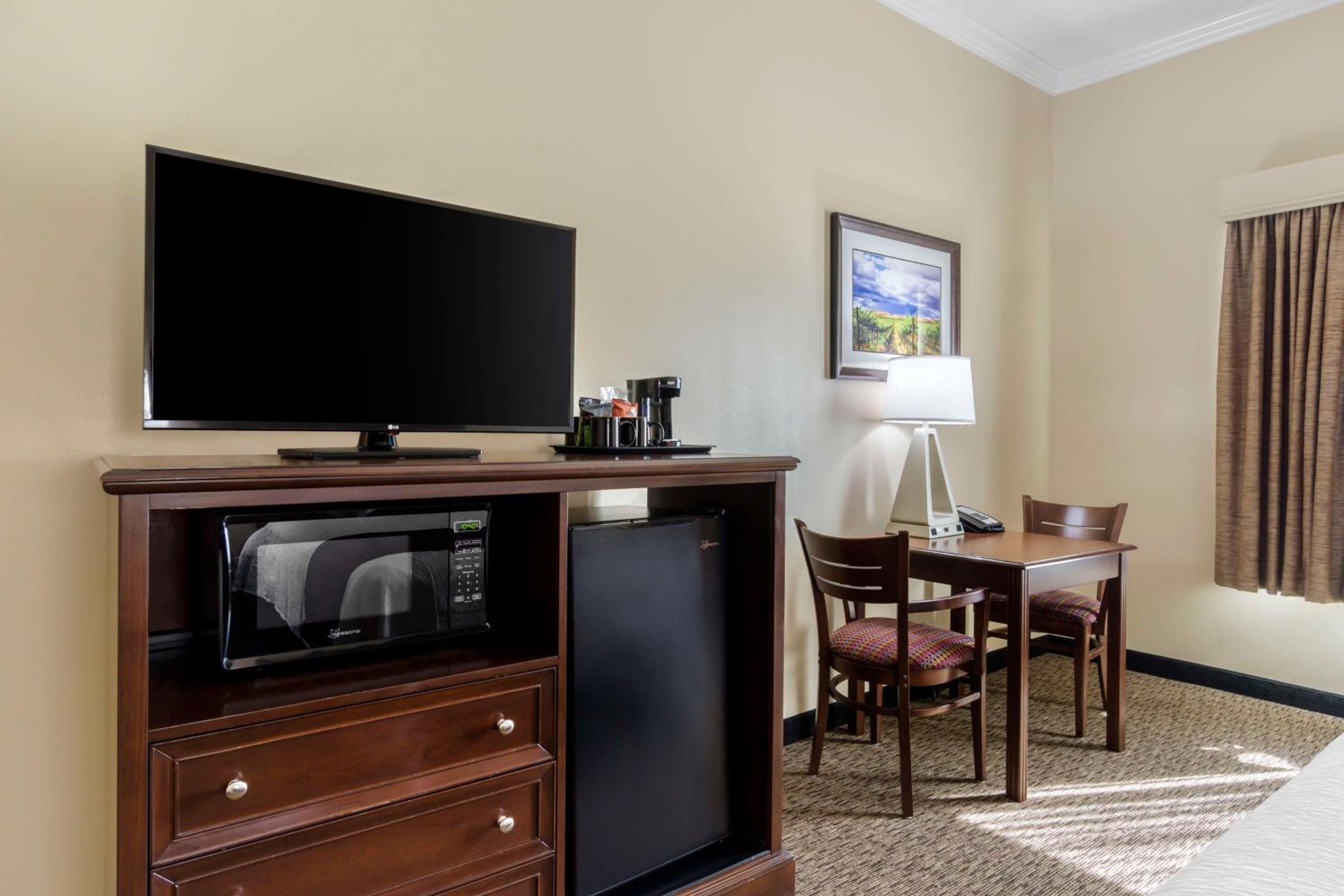 King Room - Disability Access photo 2
