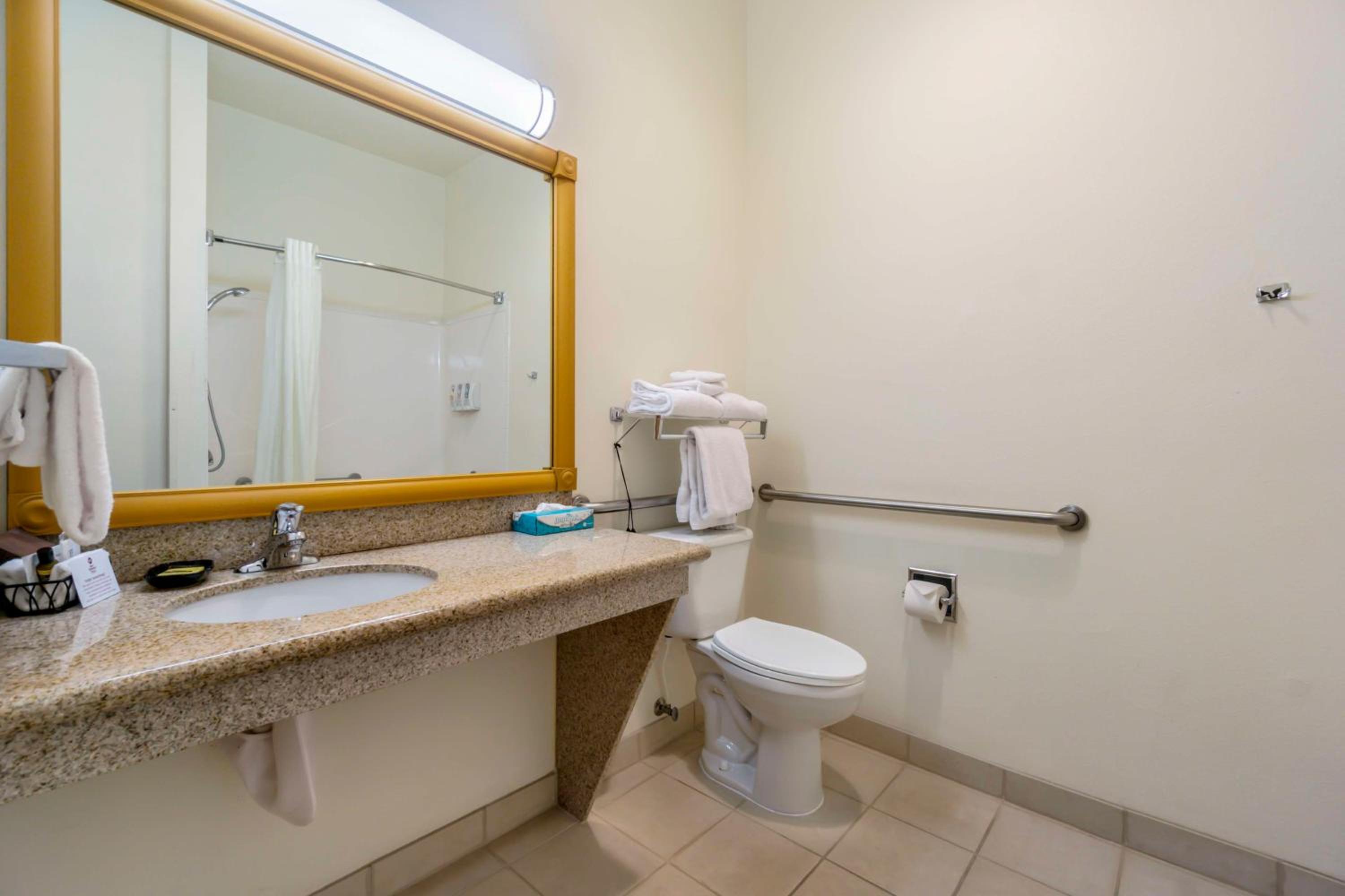 Queen Room with Two Queen Beds - Disability Access