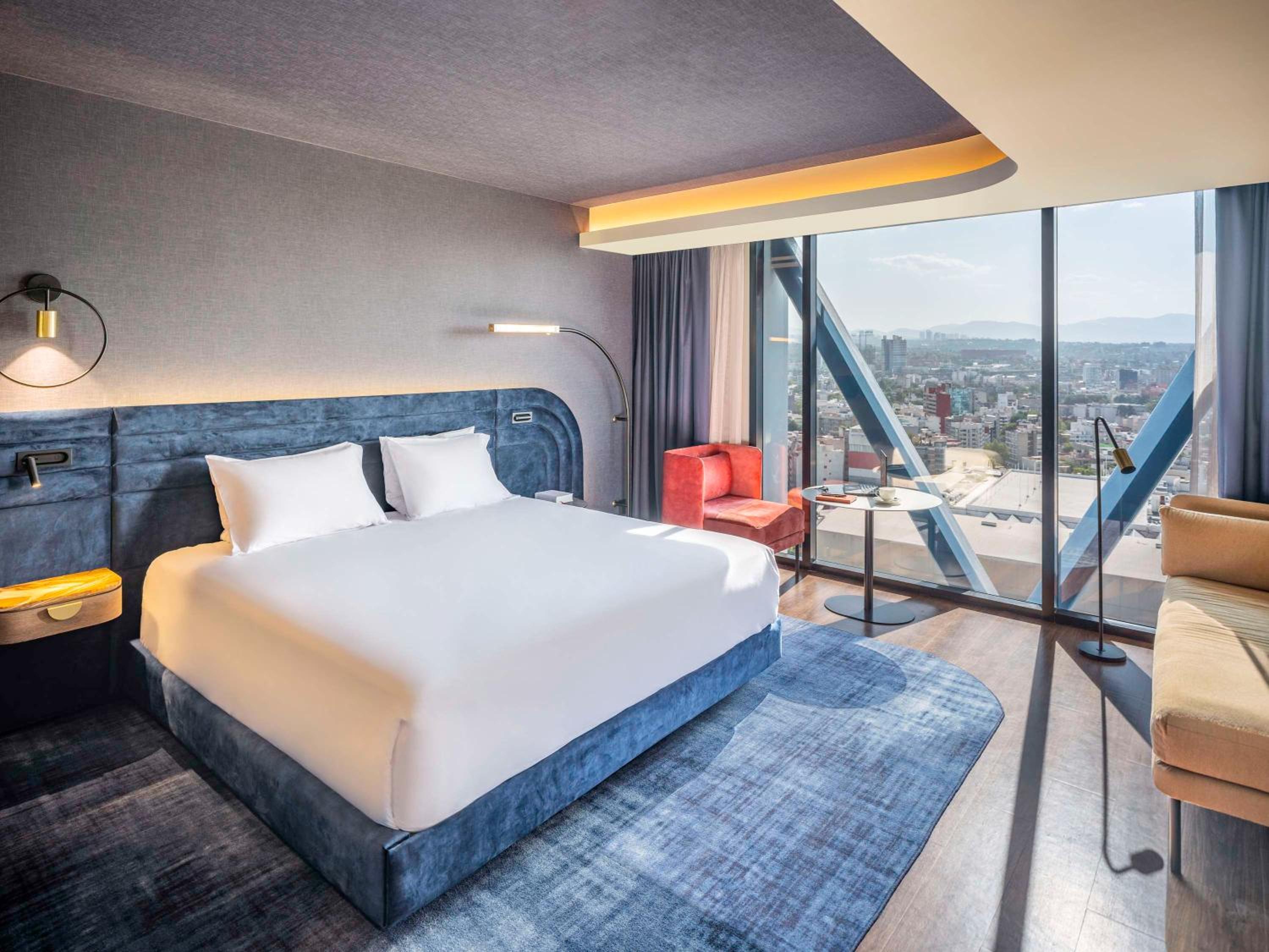 Superior King Suite - Photo 9