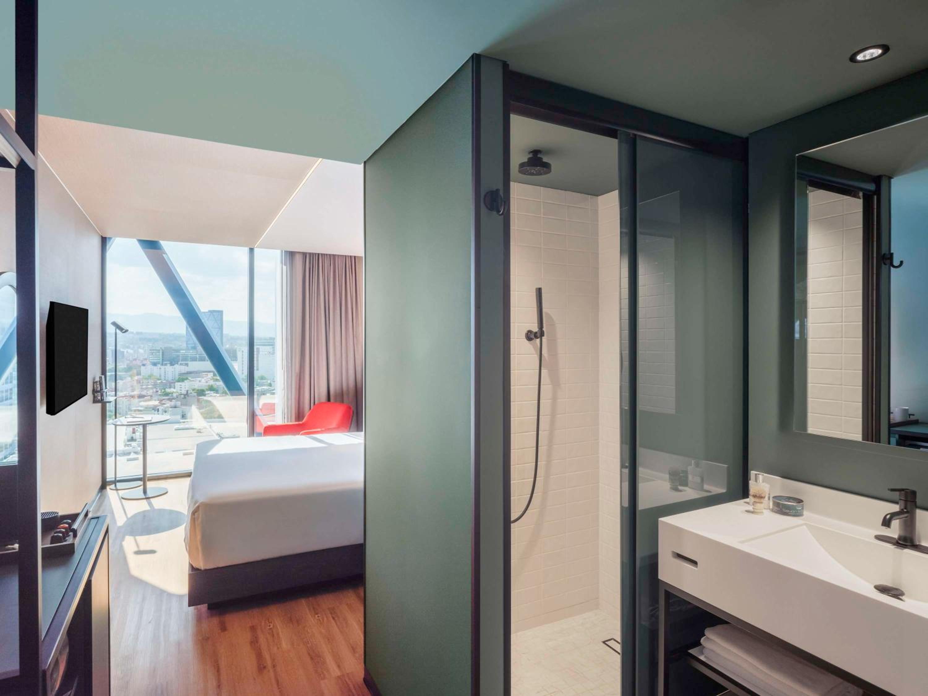 Superior King Room - Photo 3