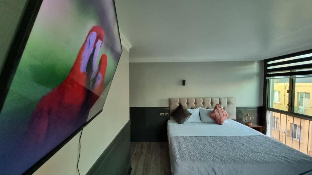 Deluxe Queen Suite