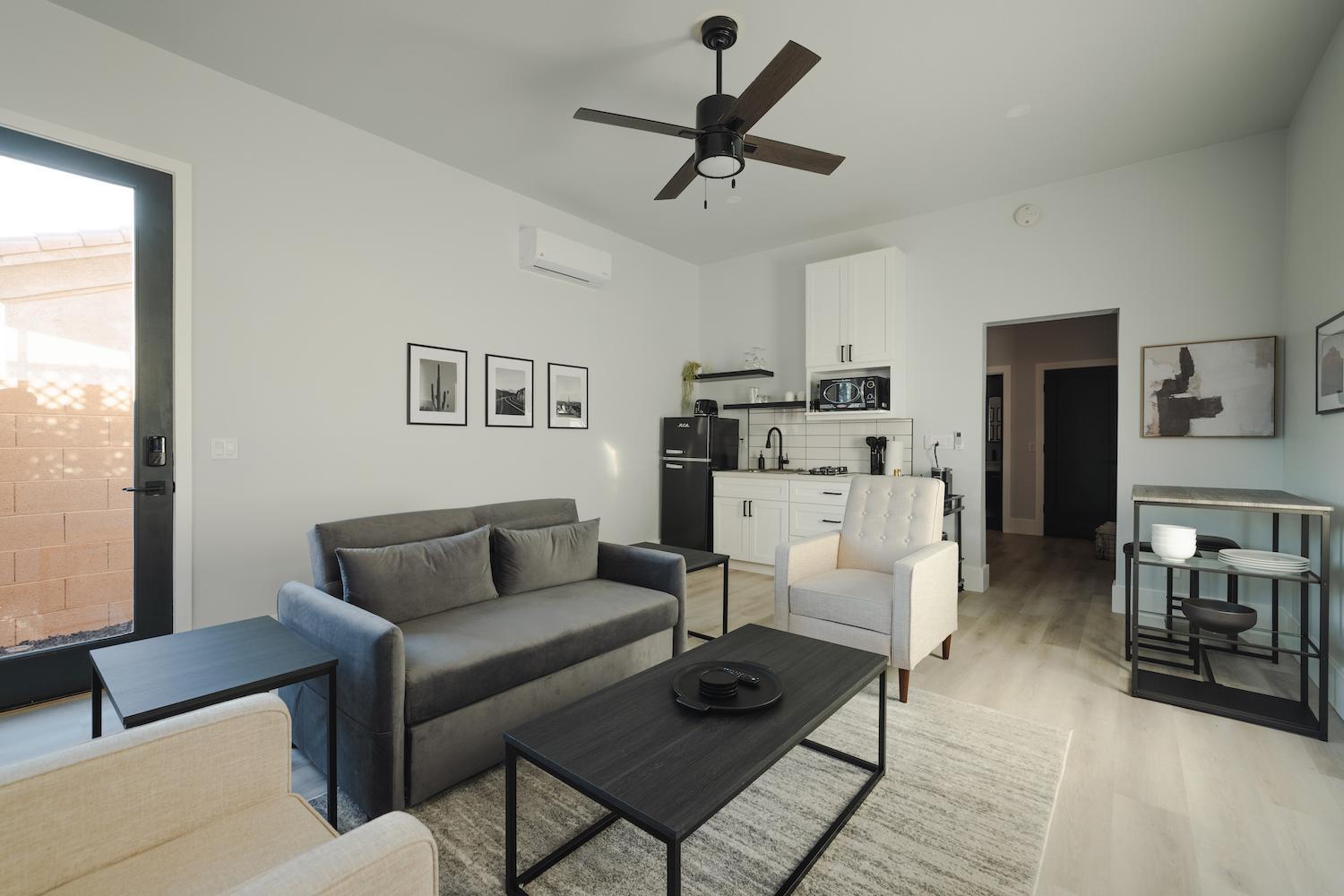 One-Bedroom House photo 1