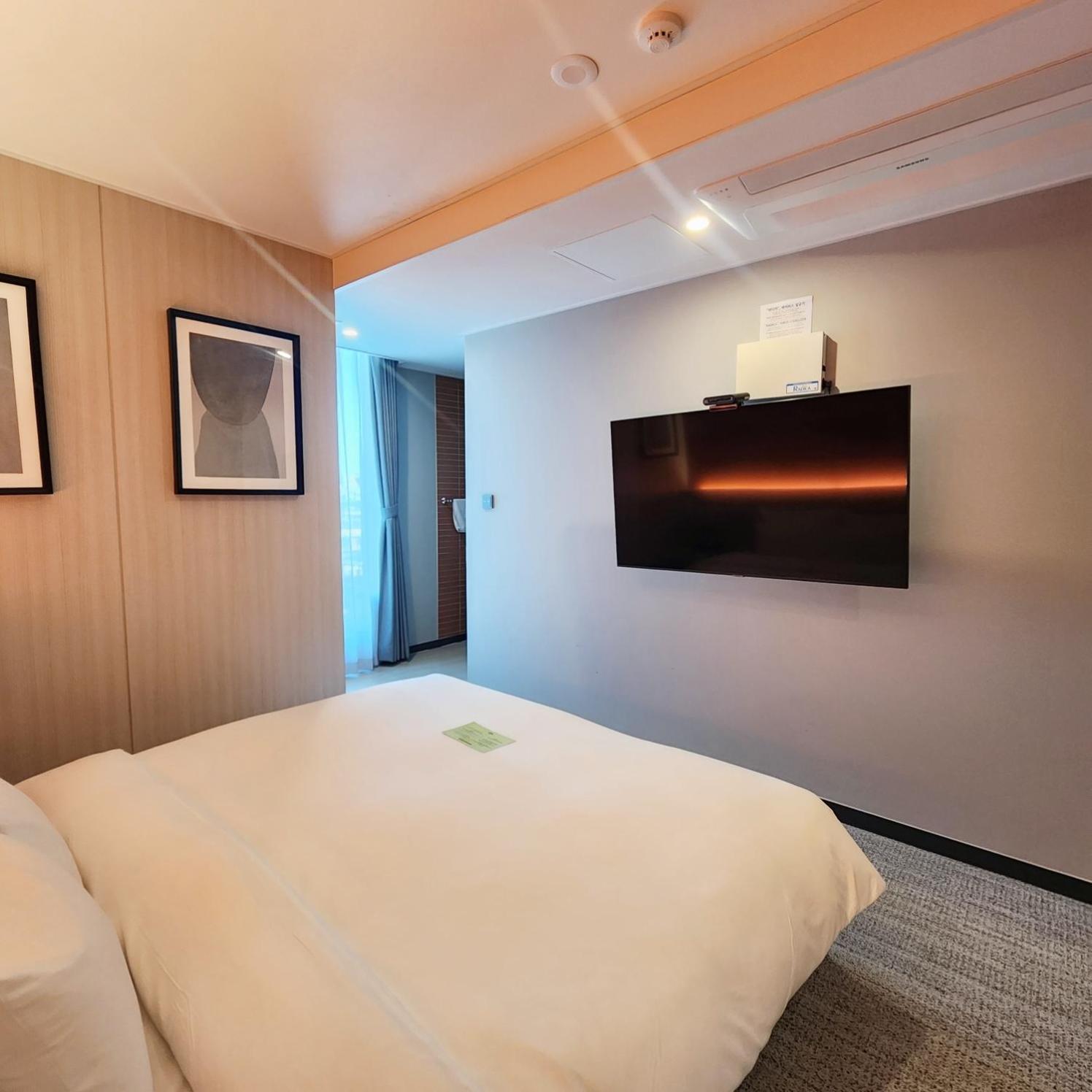 Premier Deluxe Room with Free access to Rooftop pool - Photo 19