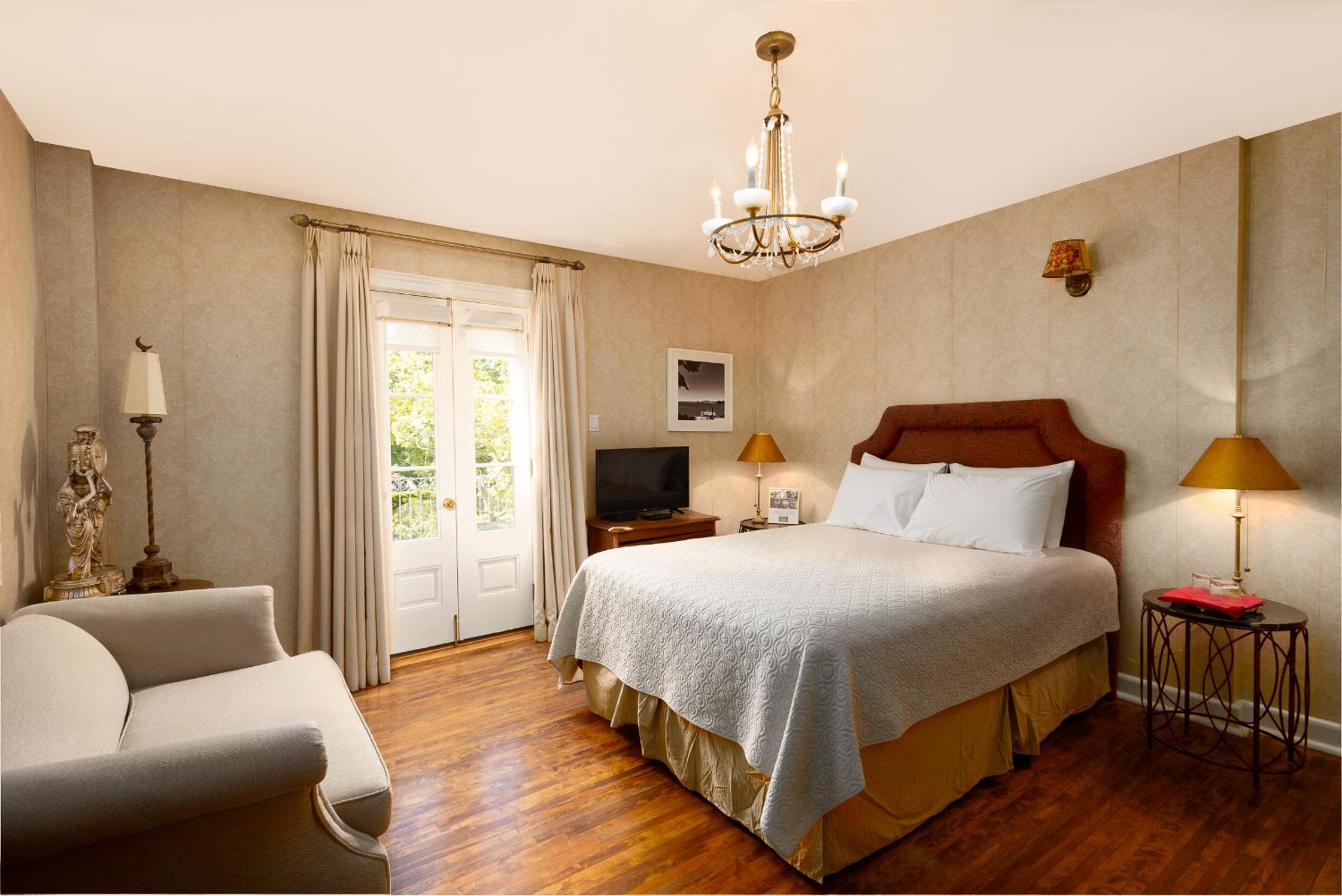Deluxe Queen Room photo 2