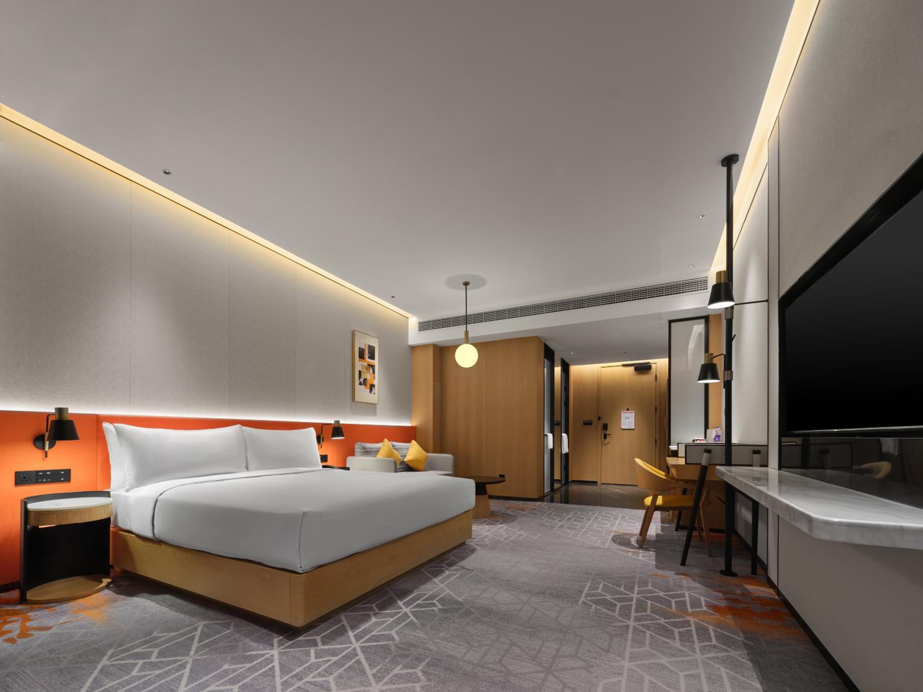 King Guest Room - Photo 2