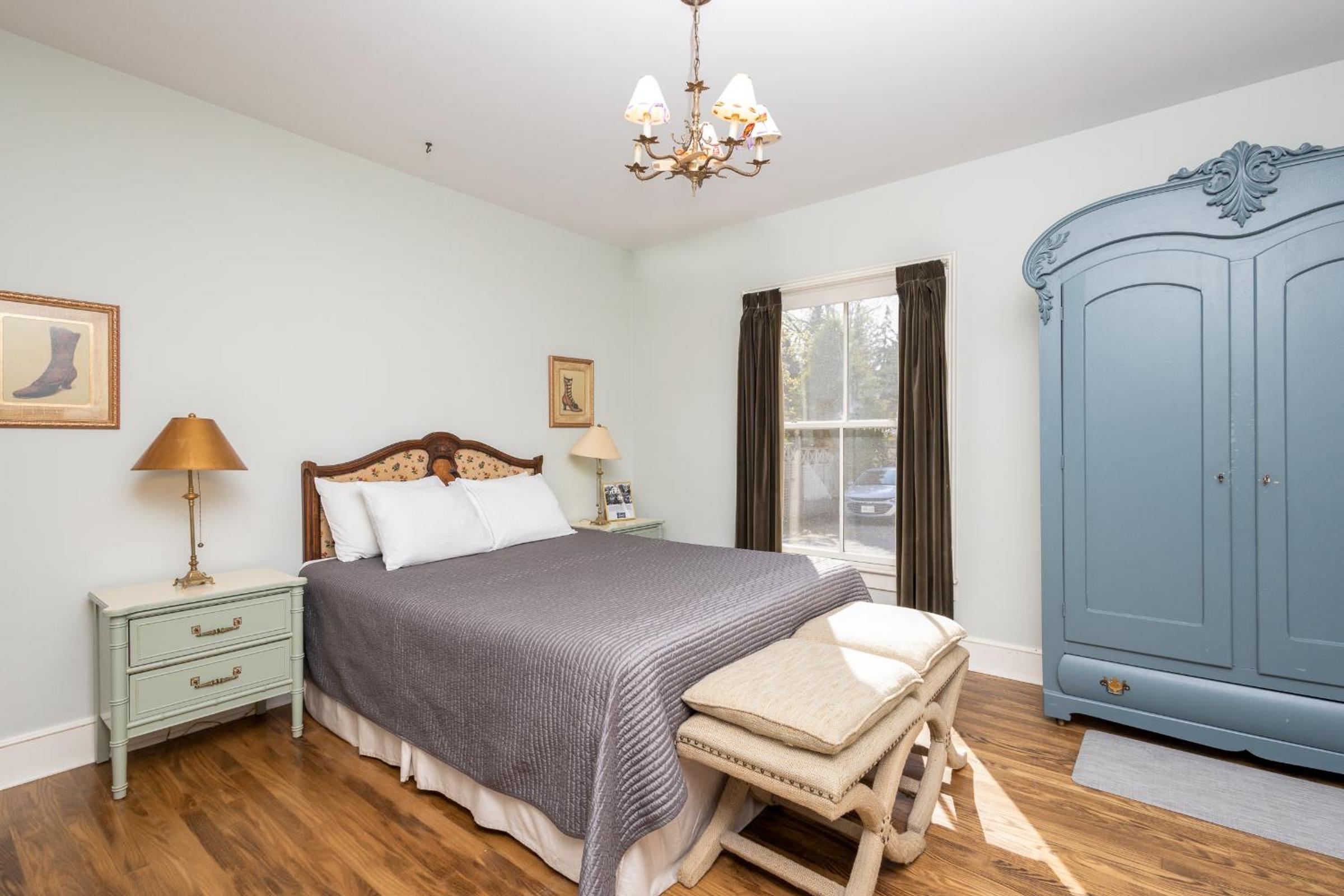 Ground Floor - Queen Room