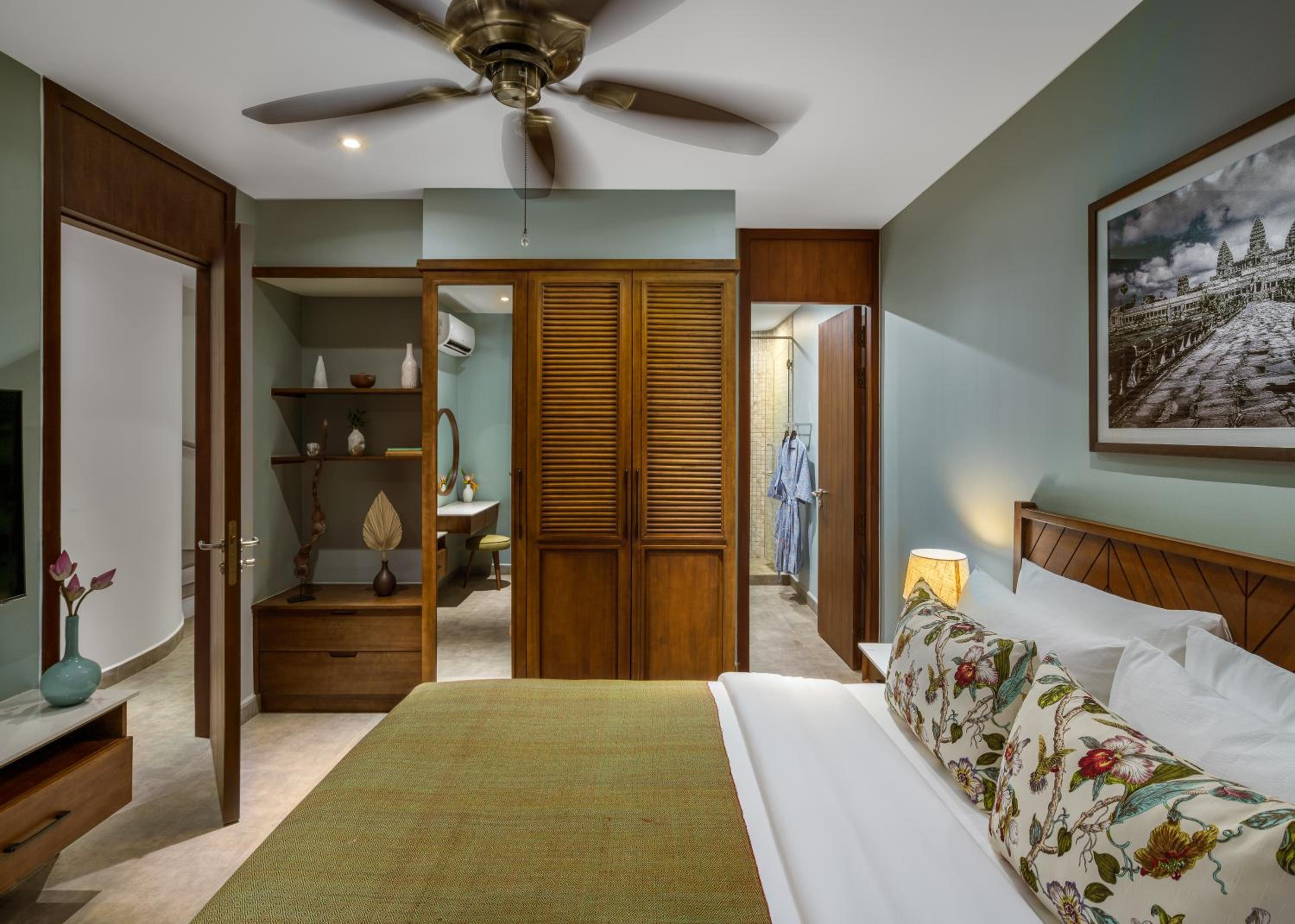 Three Bedrooms- Penthouse Suite - Photo 9