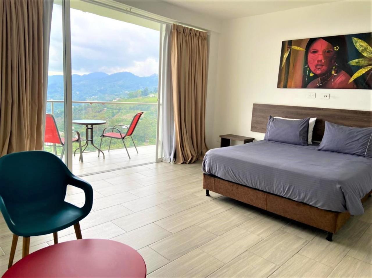 Suite with Hot Tub photo 1