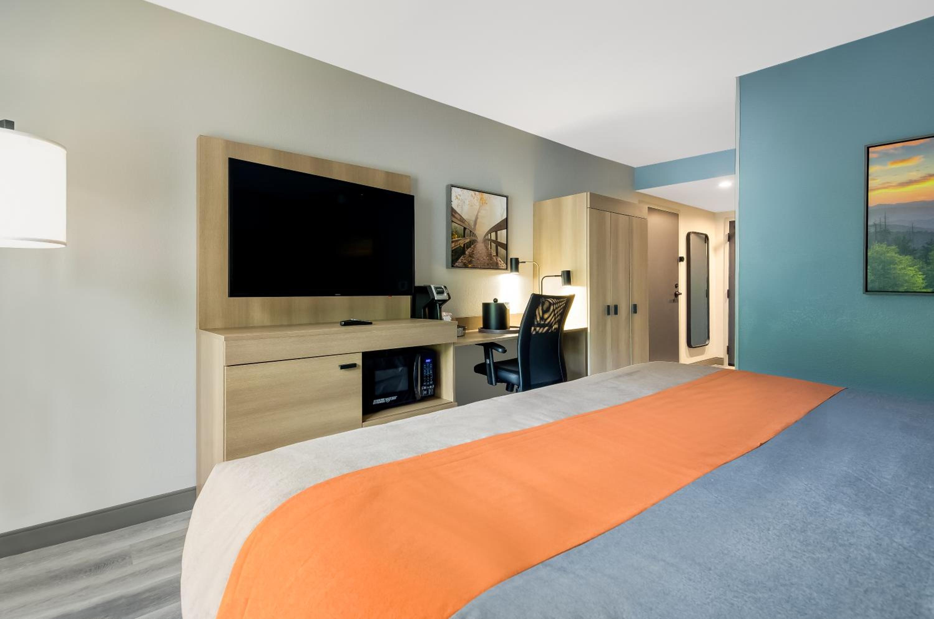 King Room - Non-Smoking photo 2