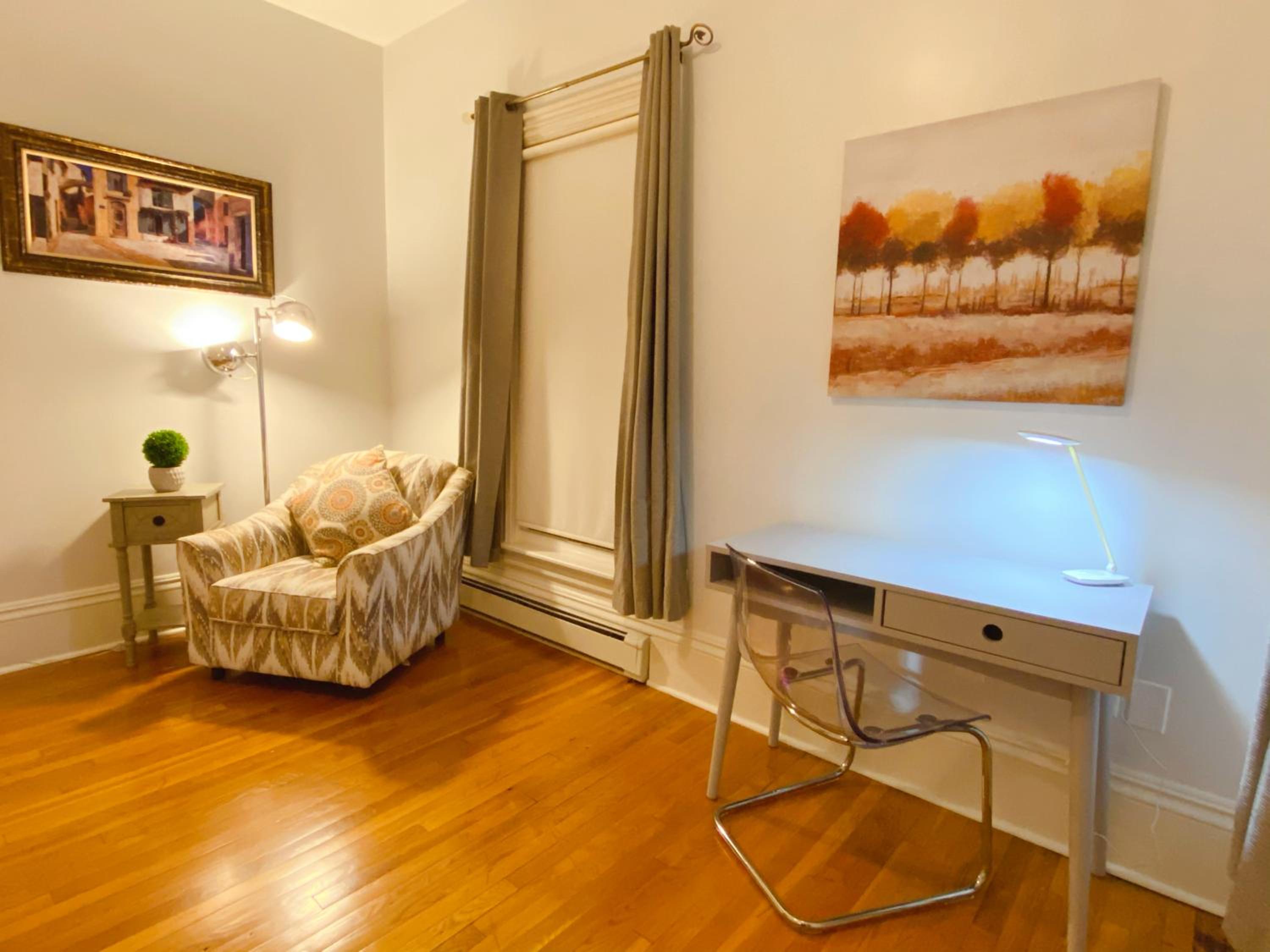 Standard Queen Room photo 2