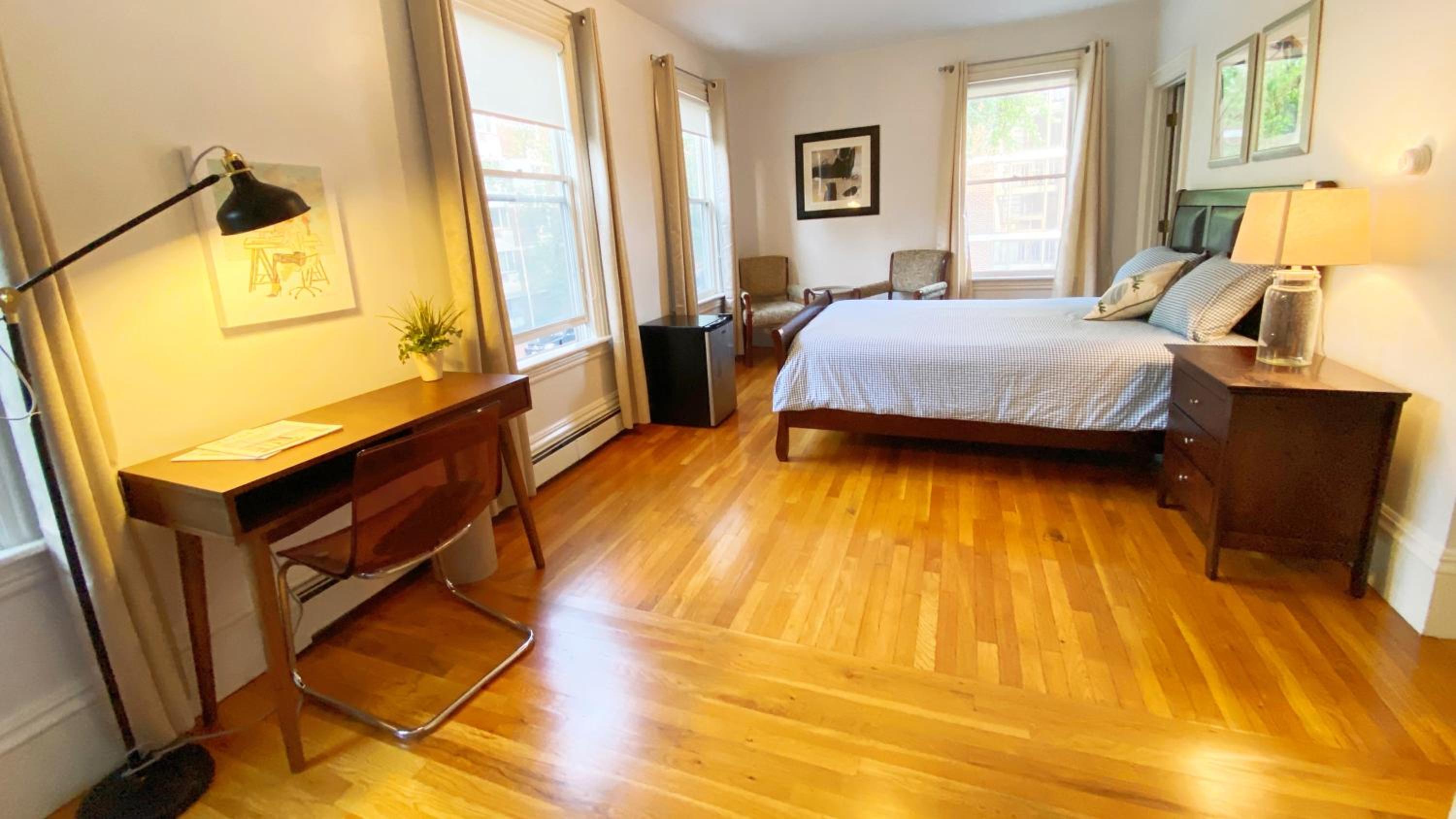 Deluxe Queen Room - Photo 3