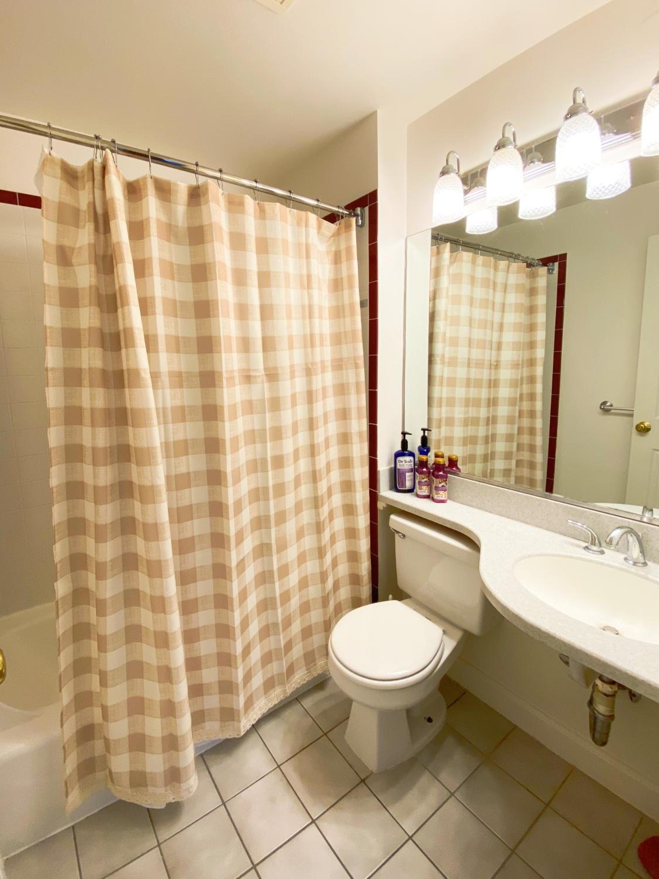 Deluxe Queen Room - Photo 5