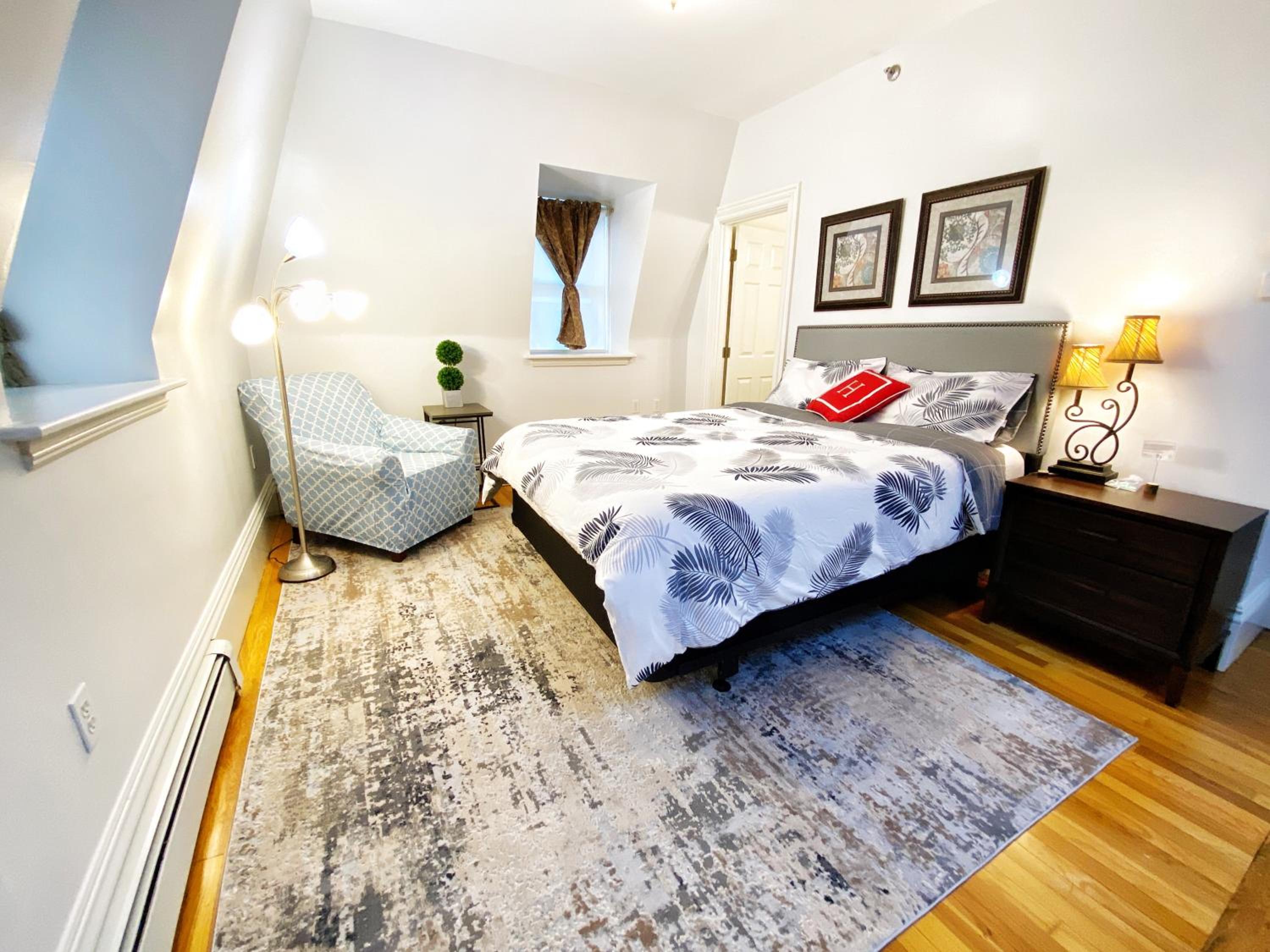 Family Room - Photo 5