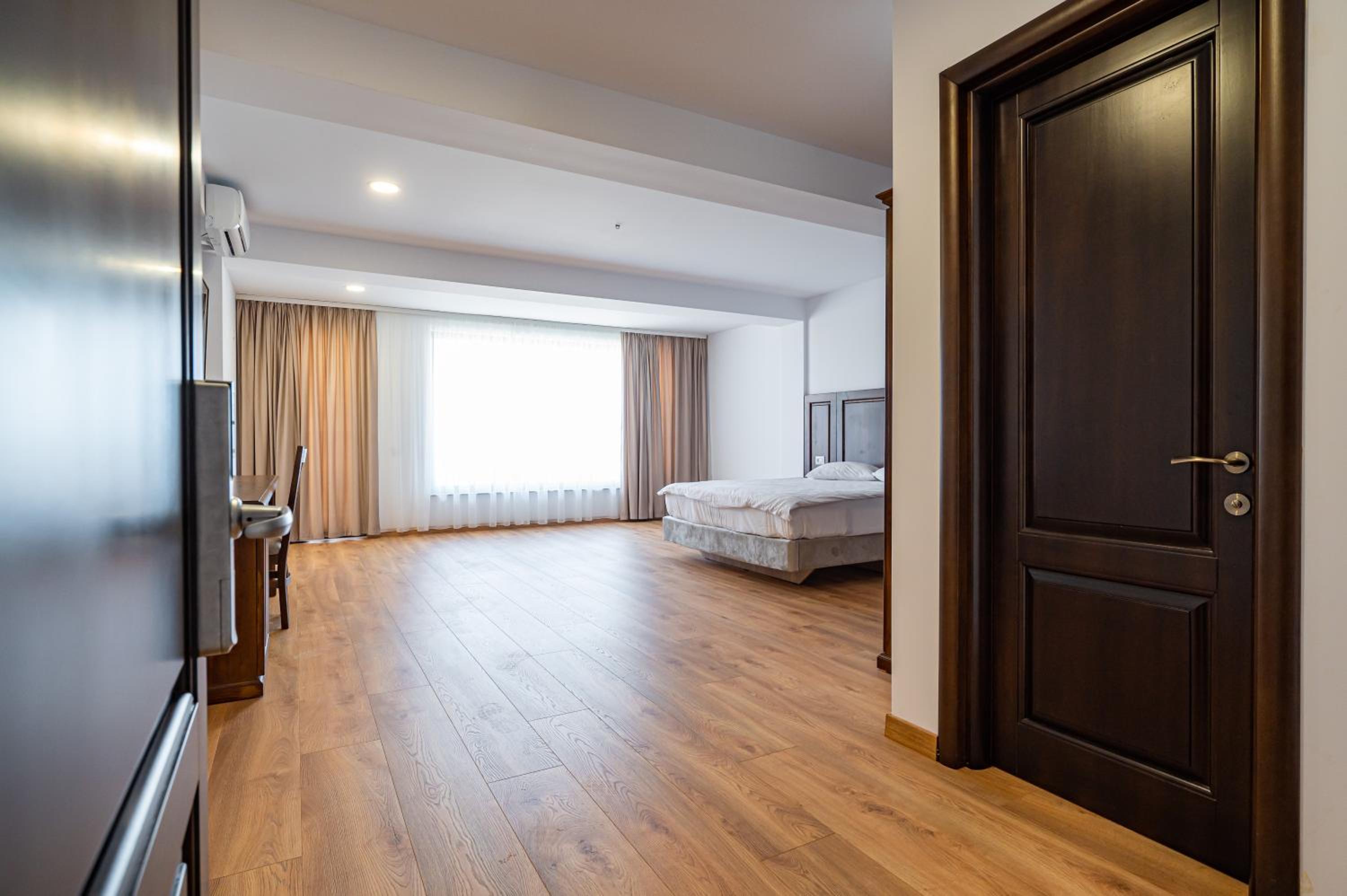 Deluxe Family Room - Photo 6