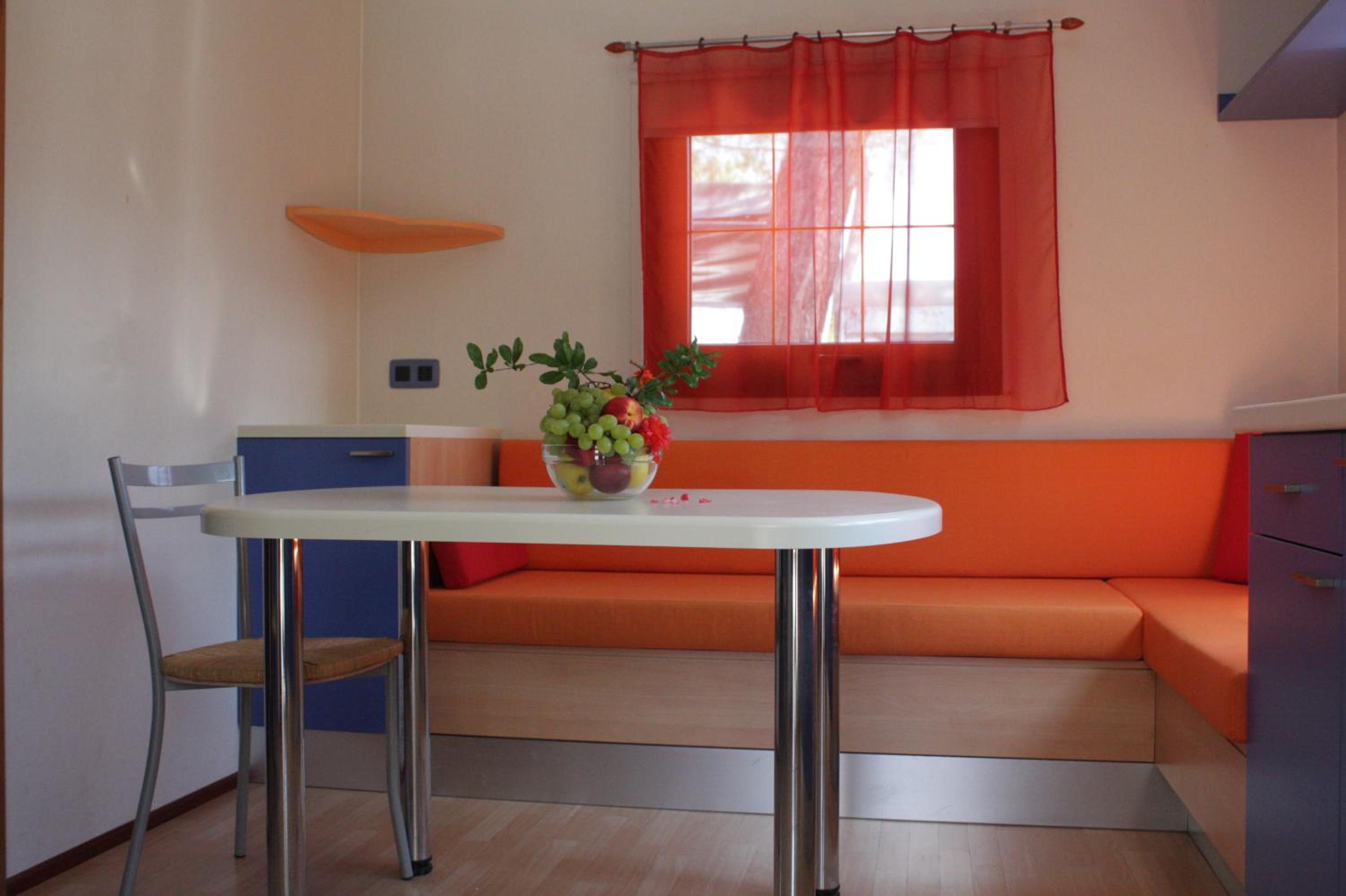 Two-Bedroom Bungalow - Photo 4