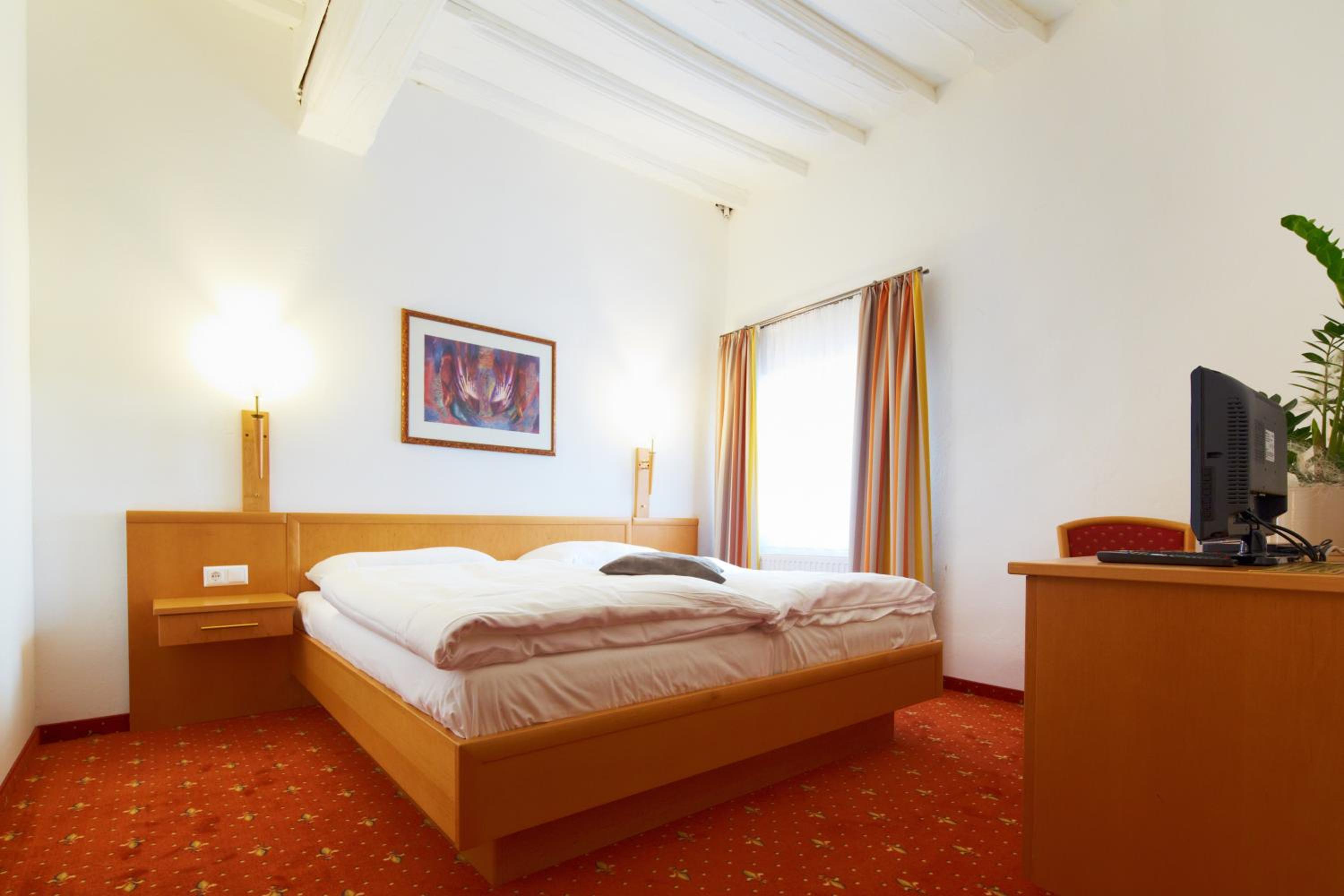 Standard Double Room - Photo 4